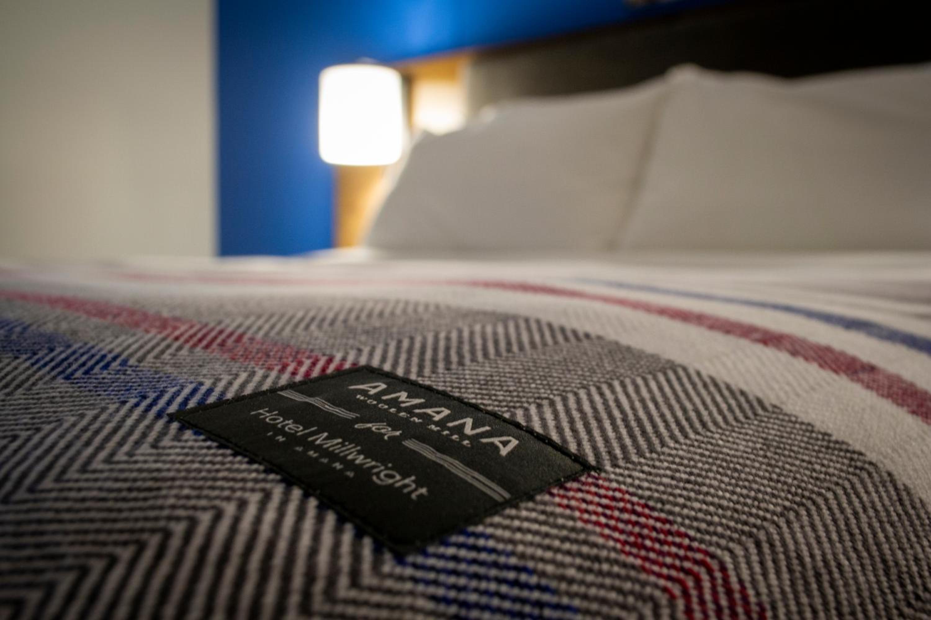 Deluxe Queen Suite