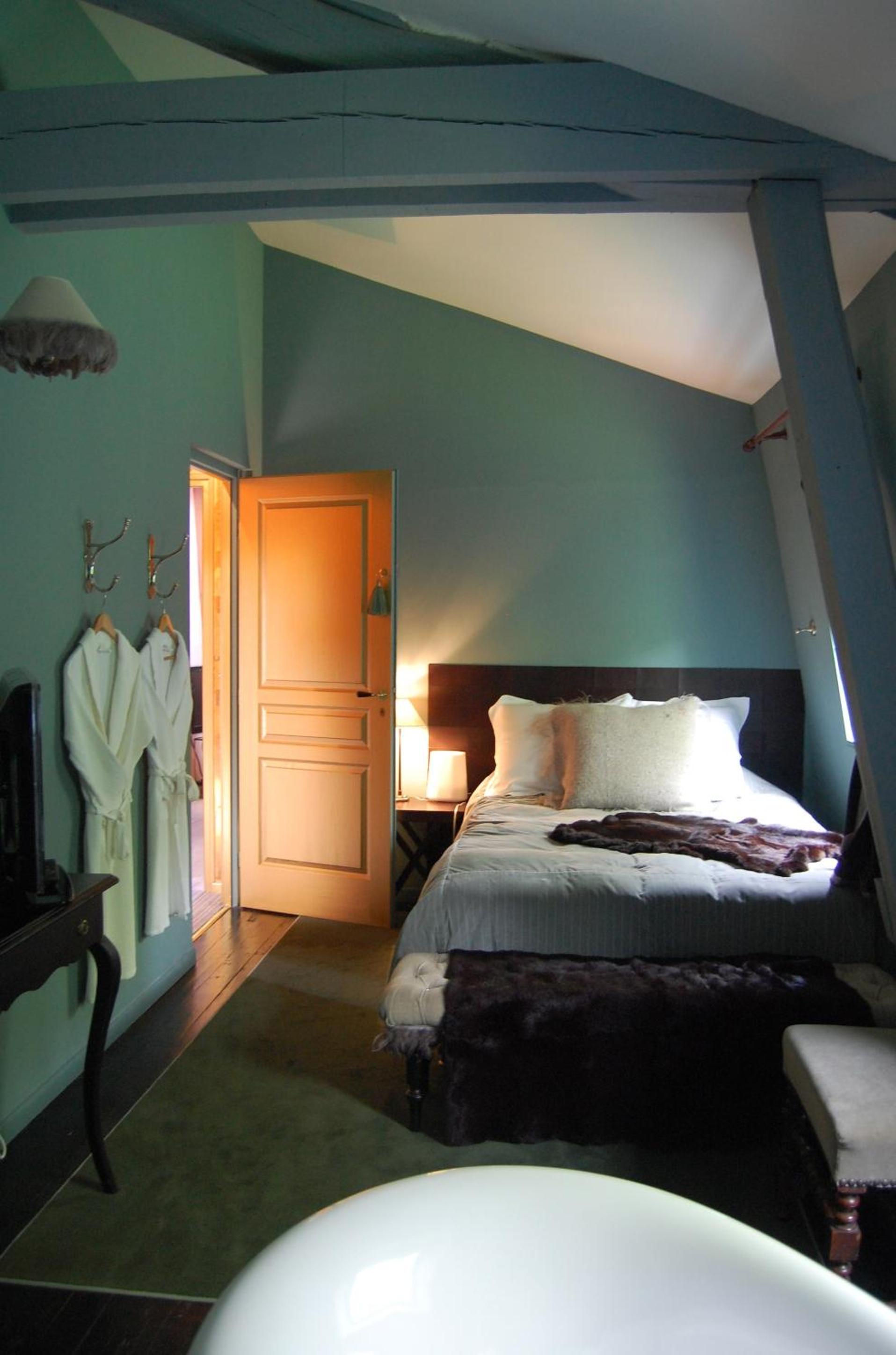 Chat Botté Room - Photo 1
