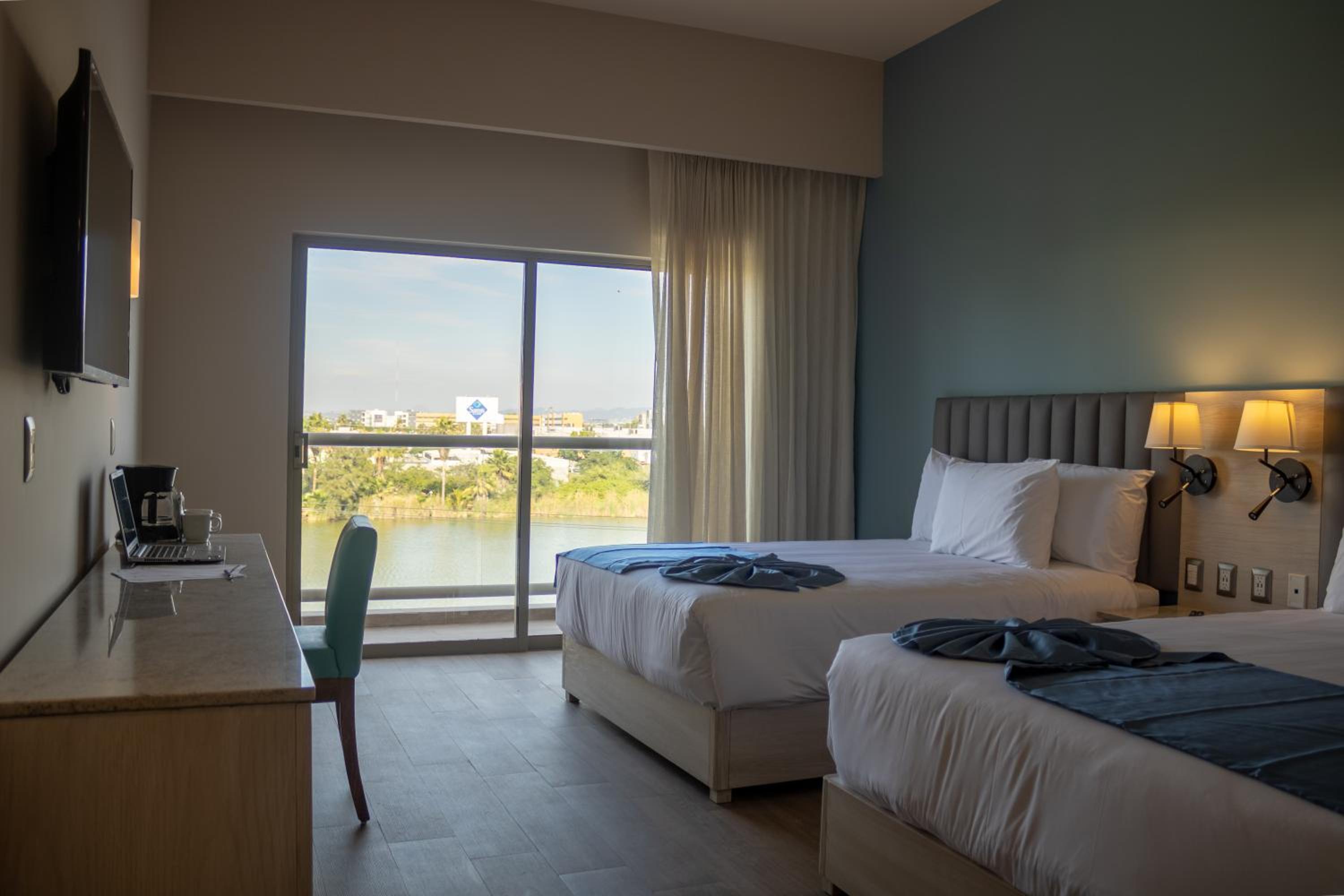 Double Room with Lake View - Photo 1