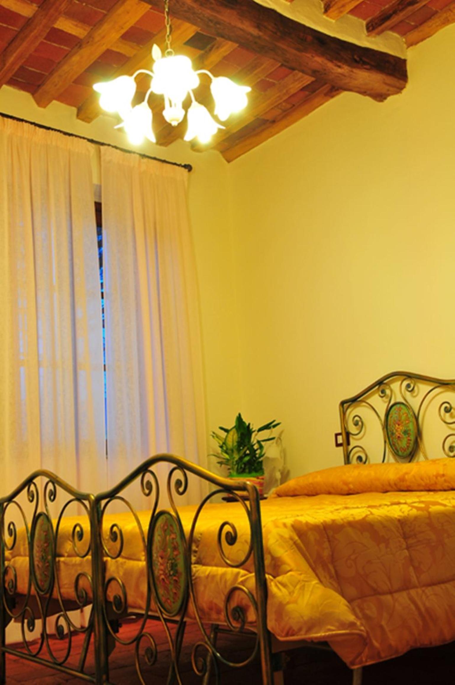 Double Room - Photo 10