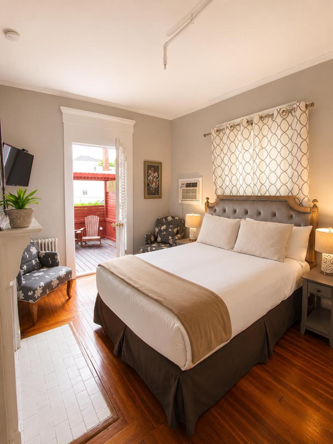 Queen Room