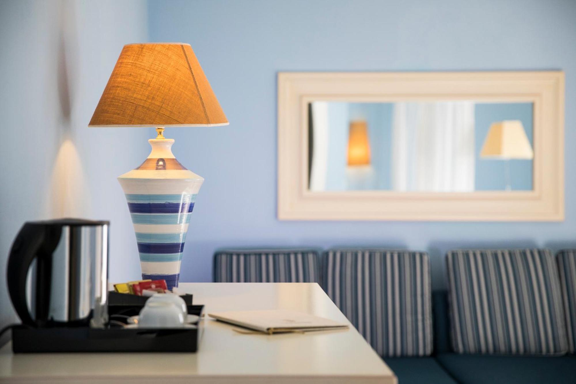 Suite with Sea View - Photo 10