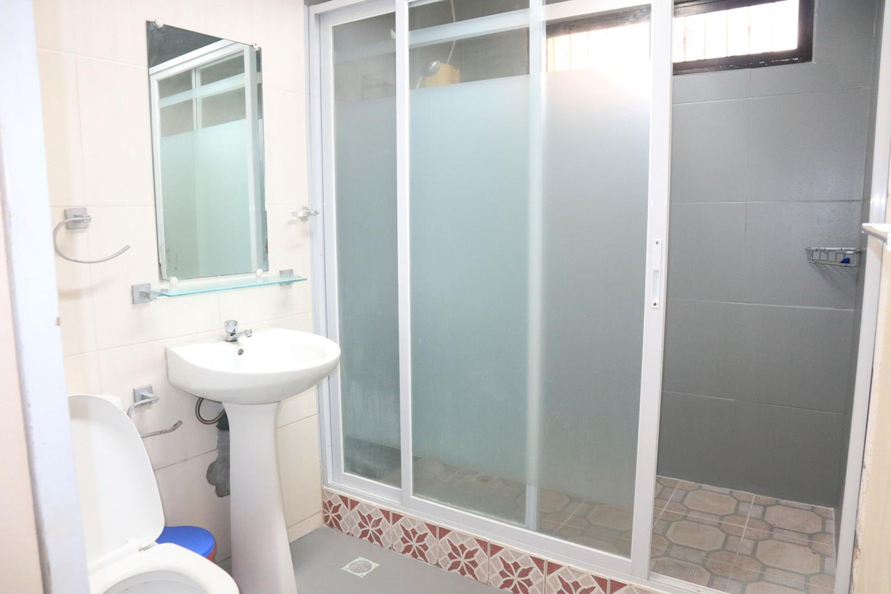 Deluxe Suite - Photo 12