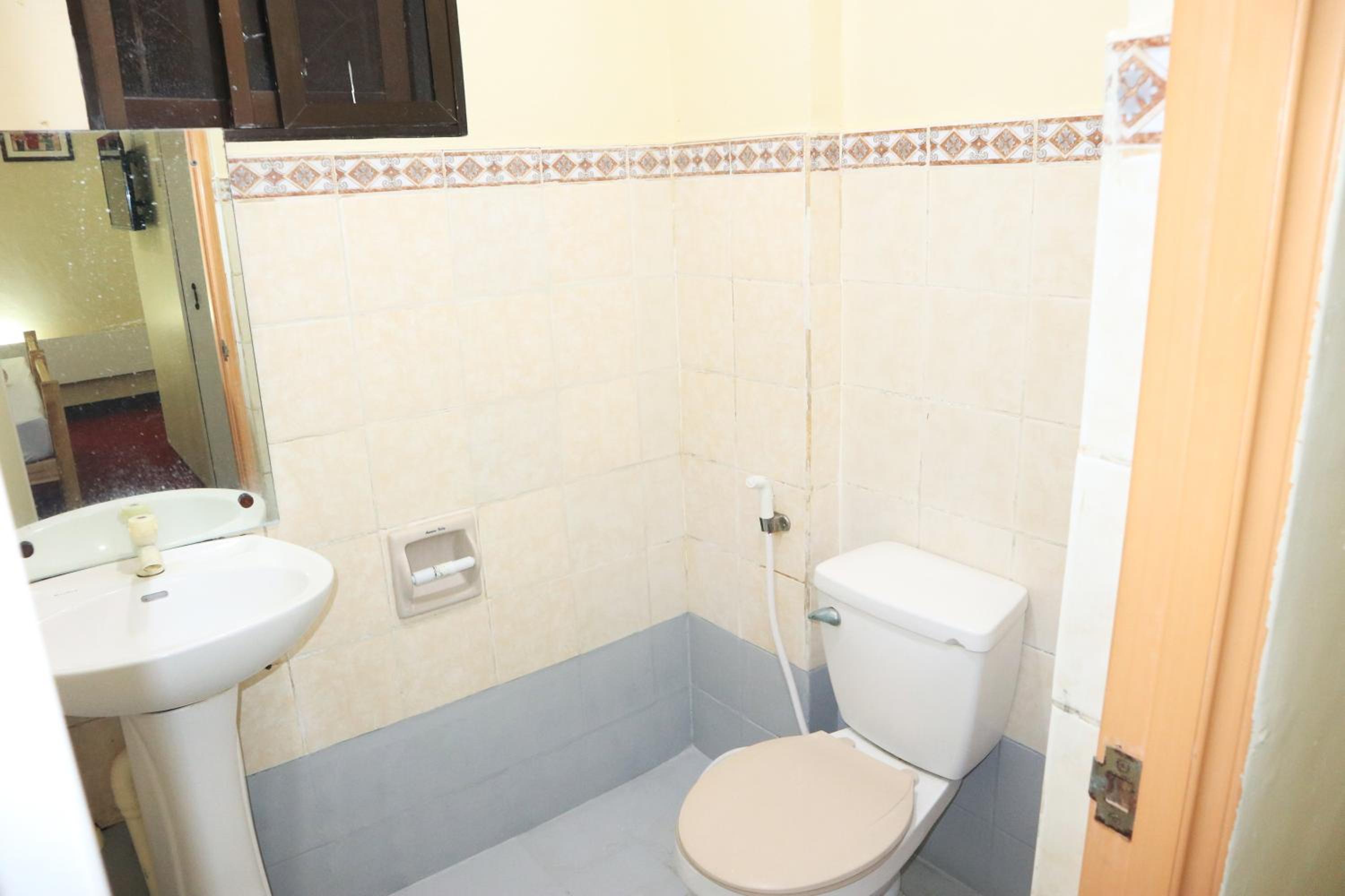 Deluxe Suite - Photo 11