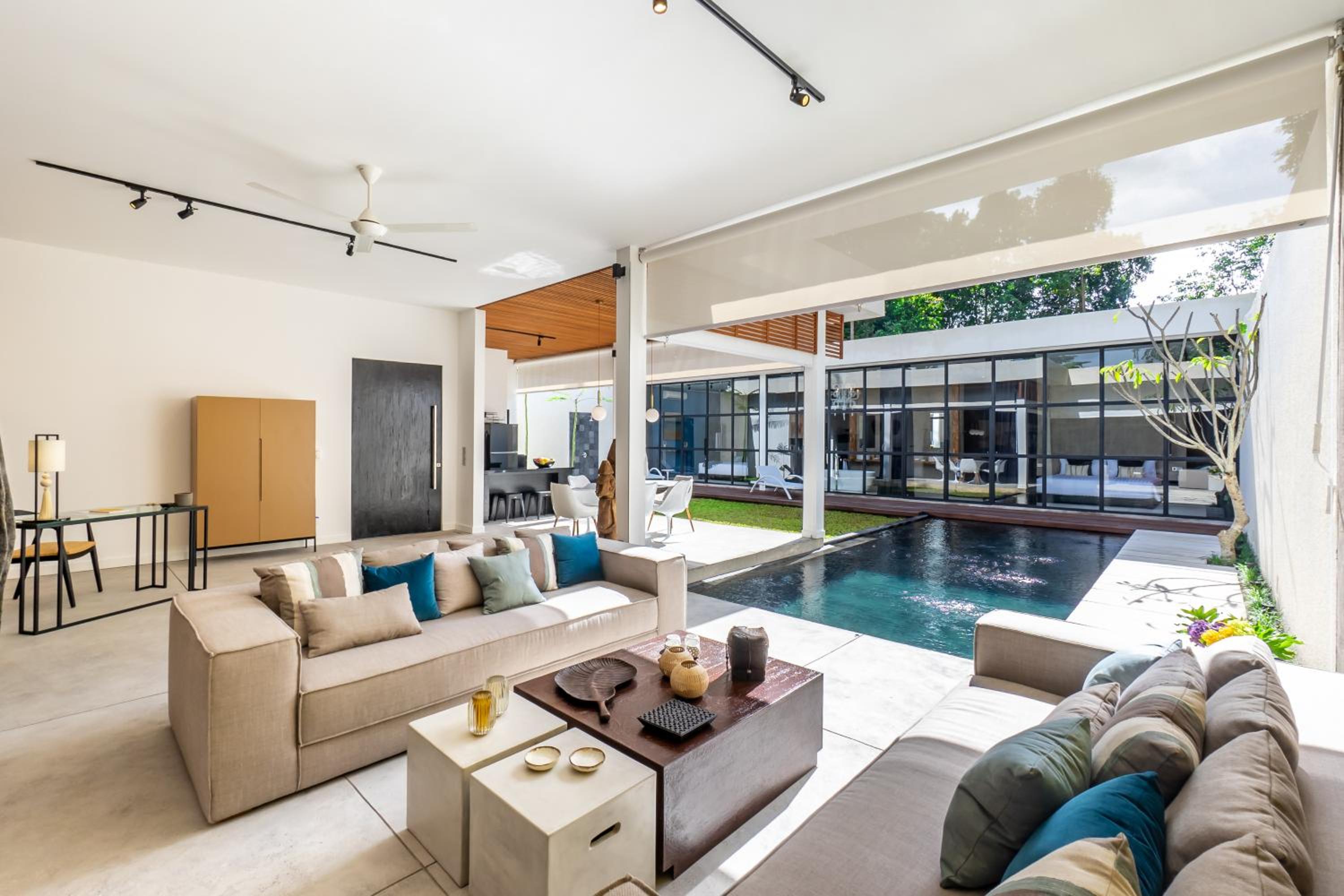 Villa with Private Pool - Photo 35