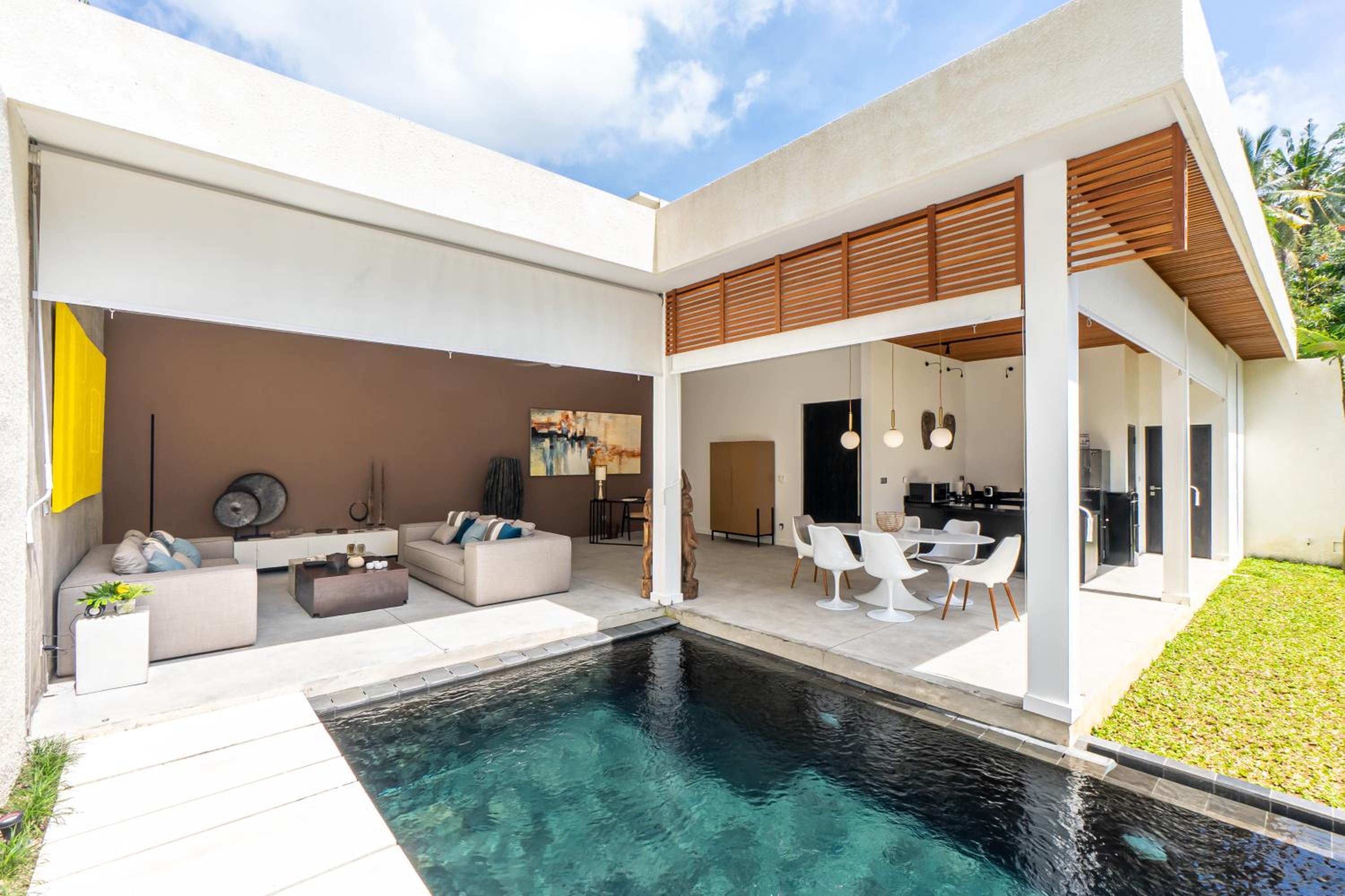 Villa with Private Pool - Photo 36