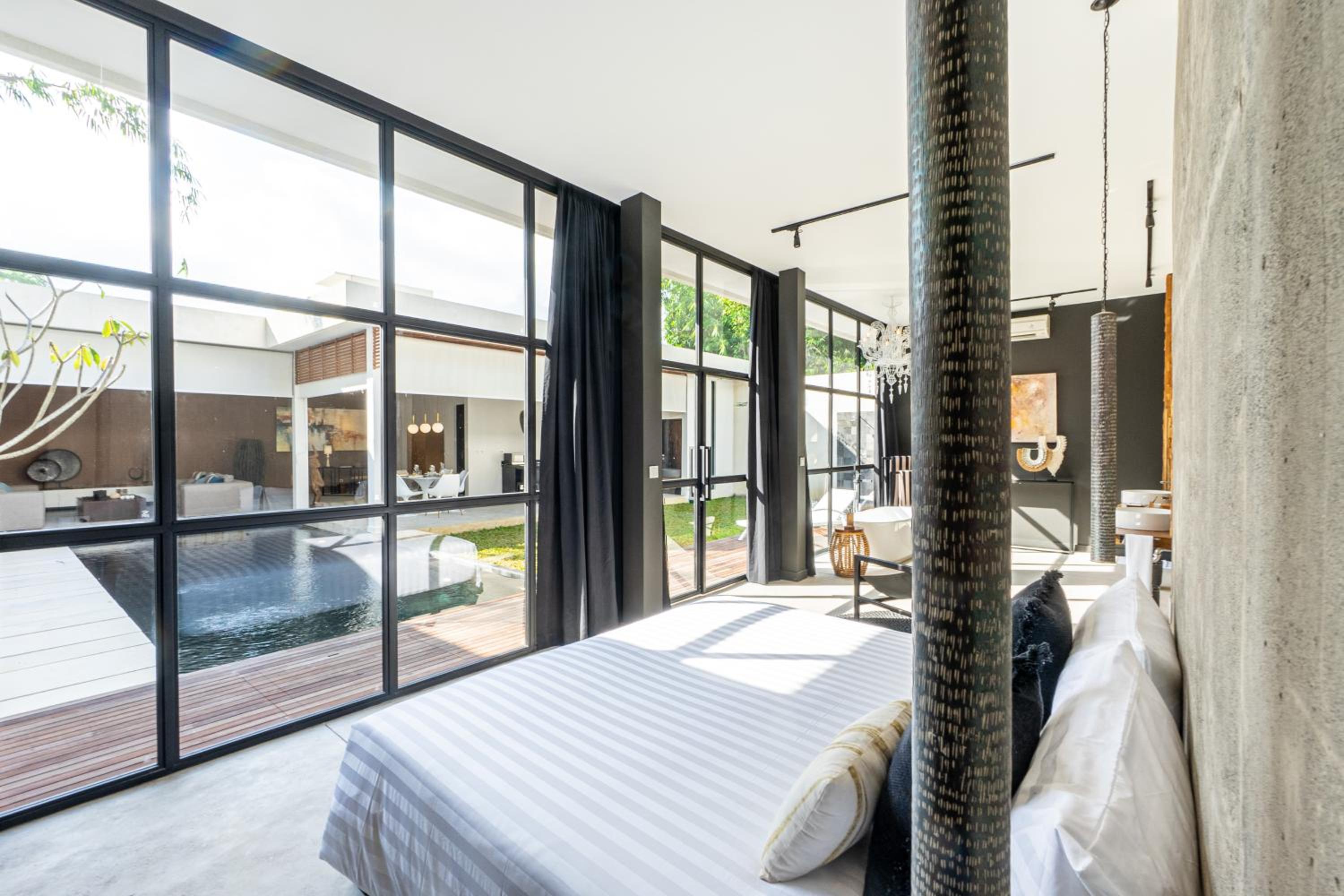 Villa with Private Pool - Photo 22