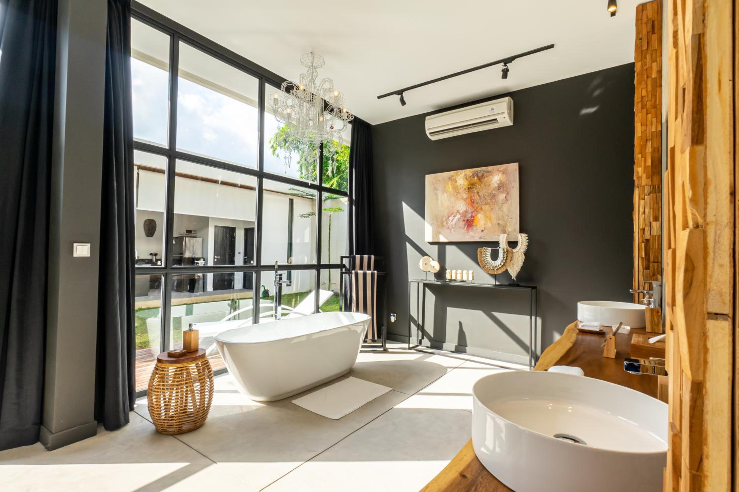 Villa with Private Pool - Photo 16