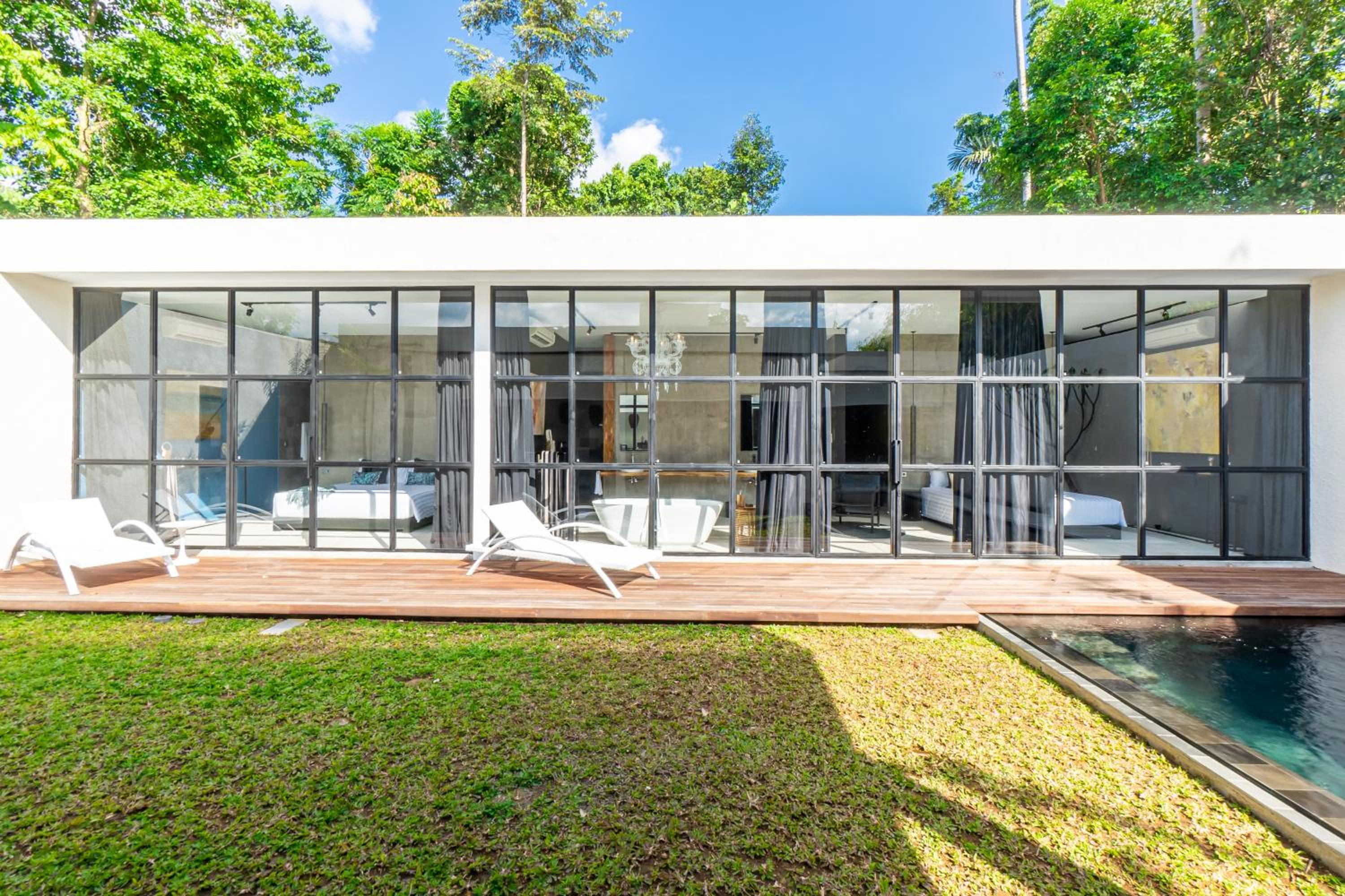 Villa with Private Pool - Photo 18