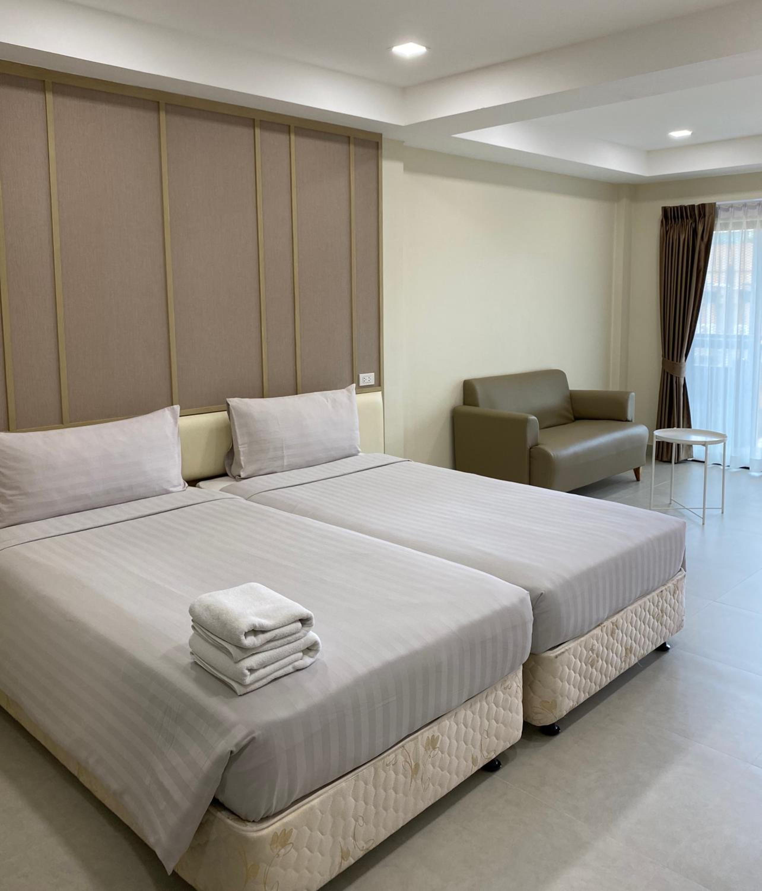 Deluxe Twin Room - Photo 1