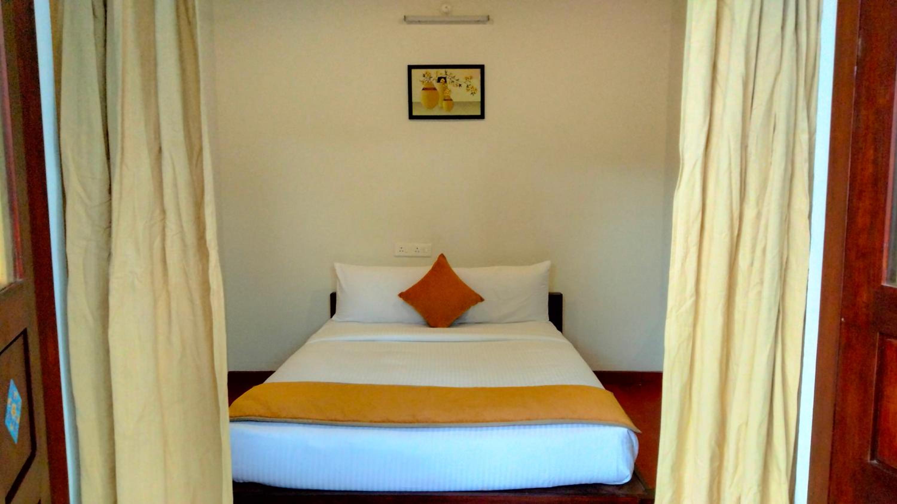 Family Suite with Balcony - Photo 1