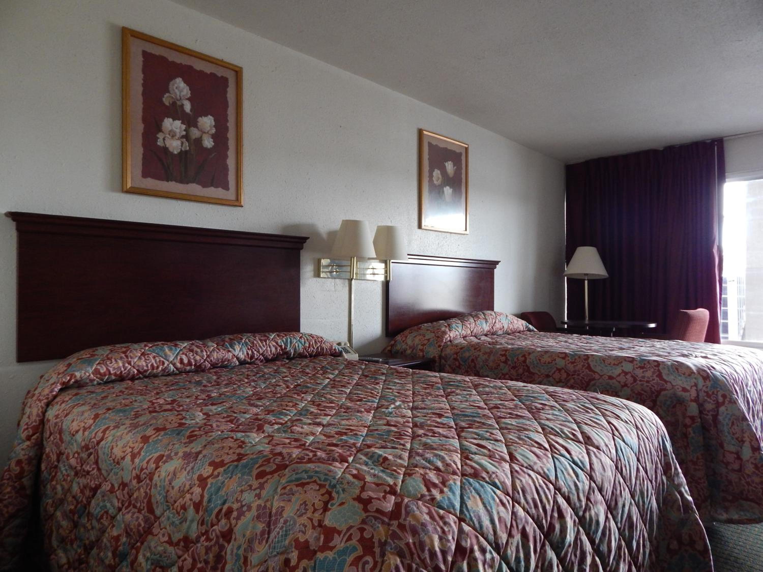 Double Room with Two Double Beds - Smoking photo 1