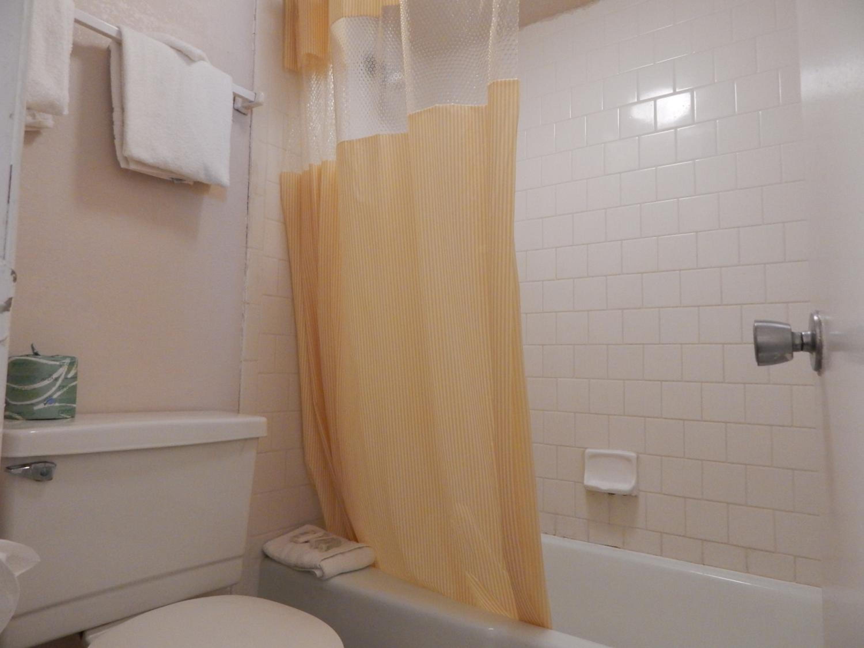 King Room - Non-Smoking photo 2