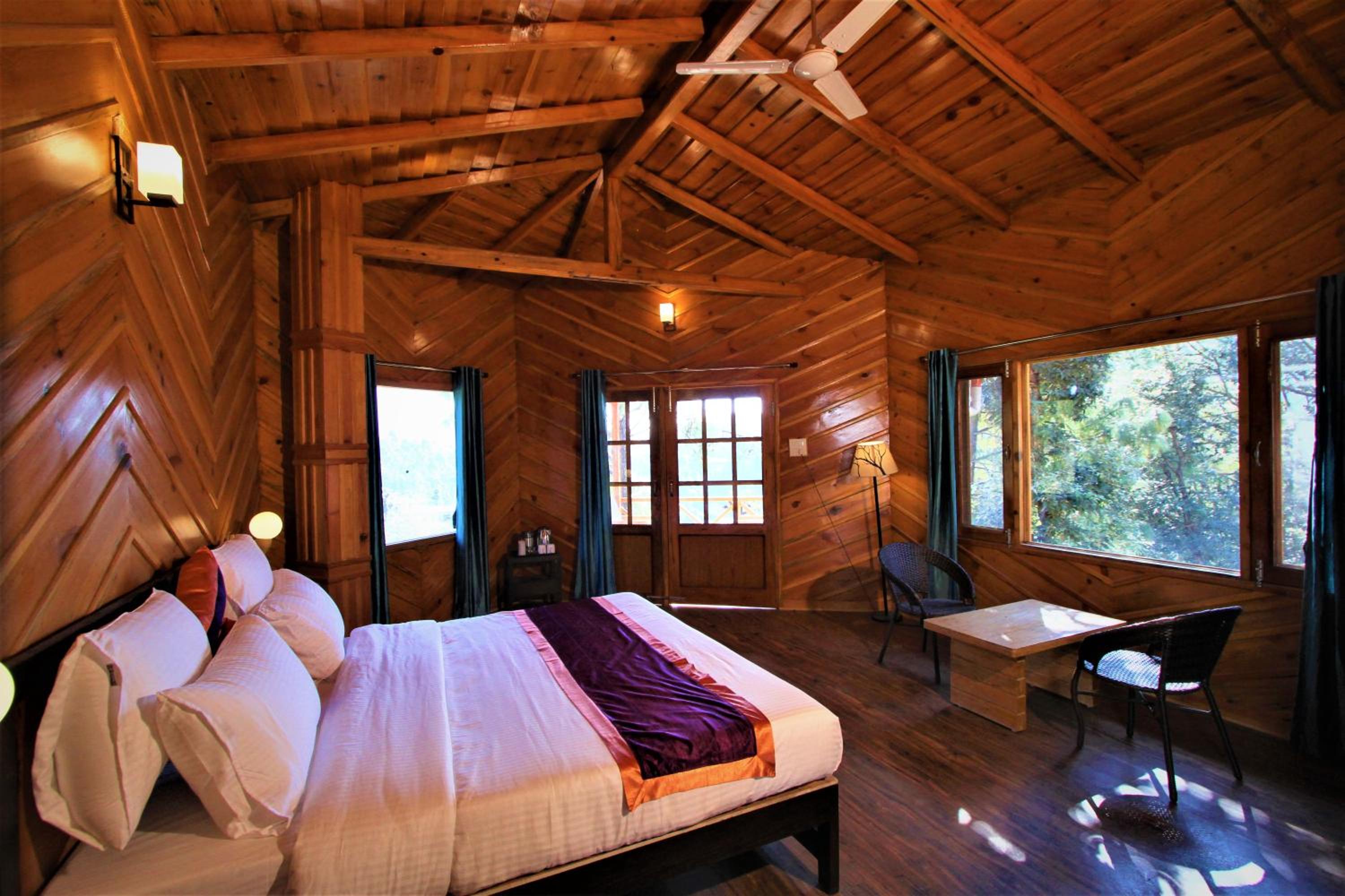 Two-Bedroom Bungalow - Photo 2
