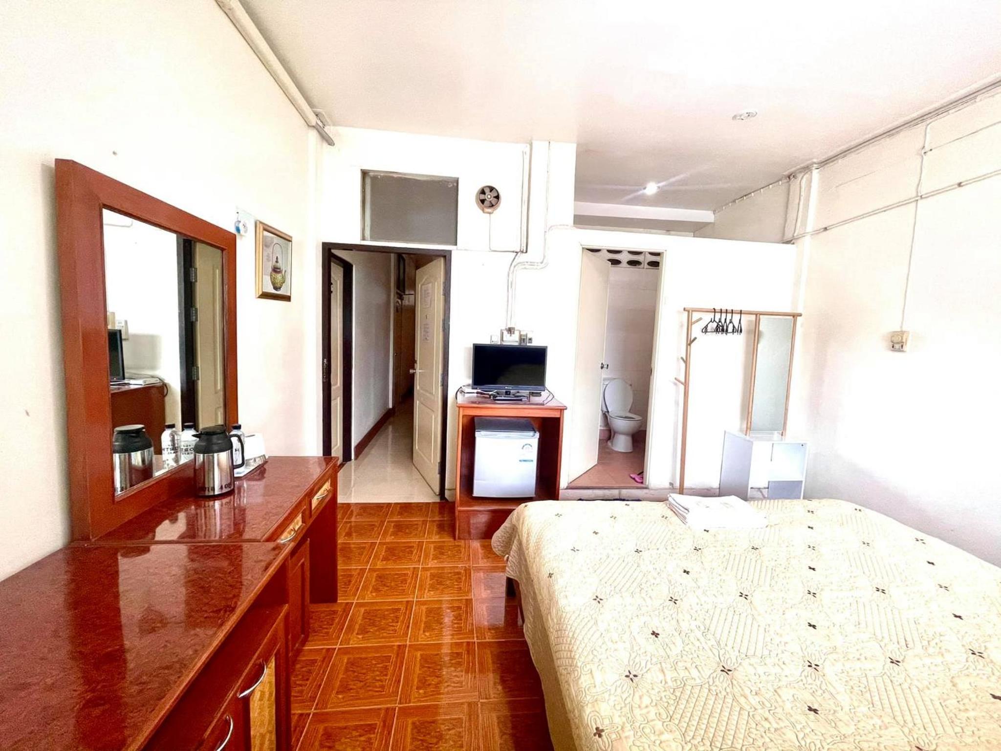 Budget Double Room photo 2