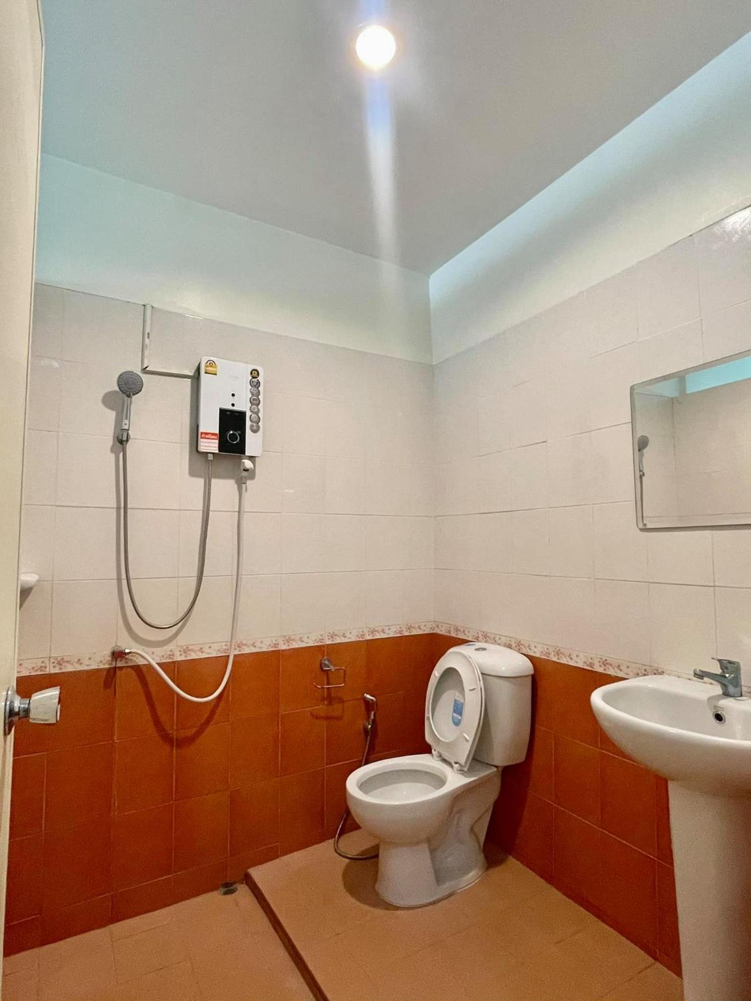 Budget Double Room photo 3