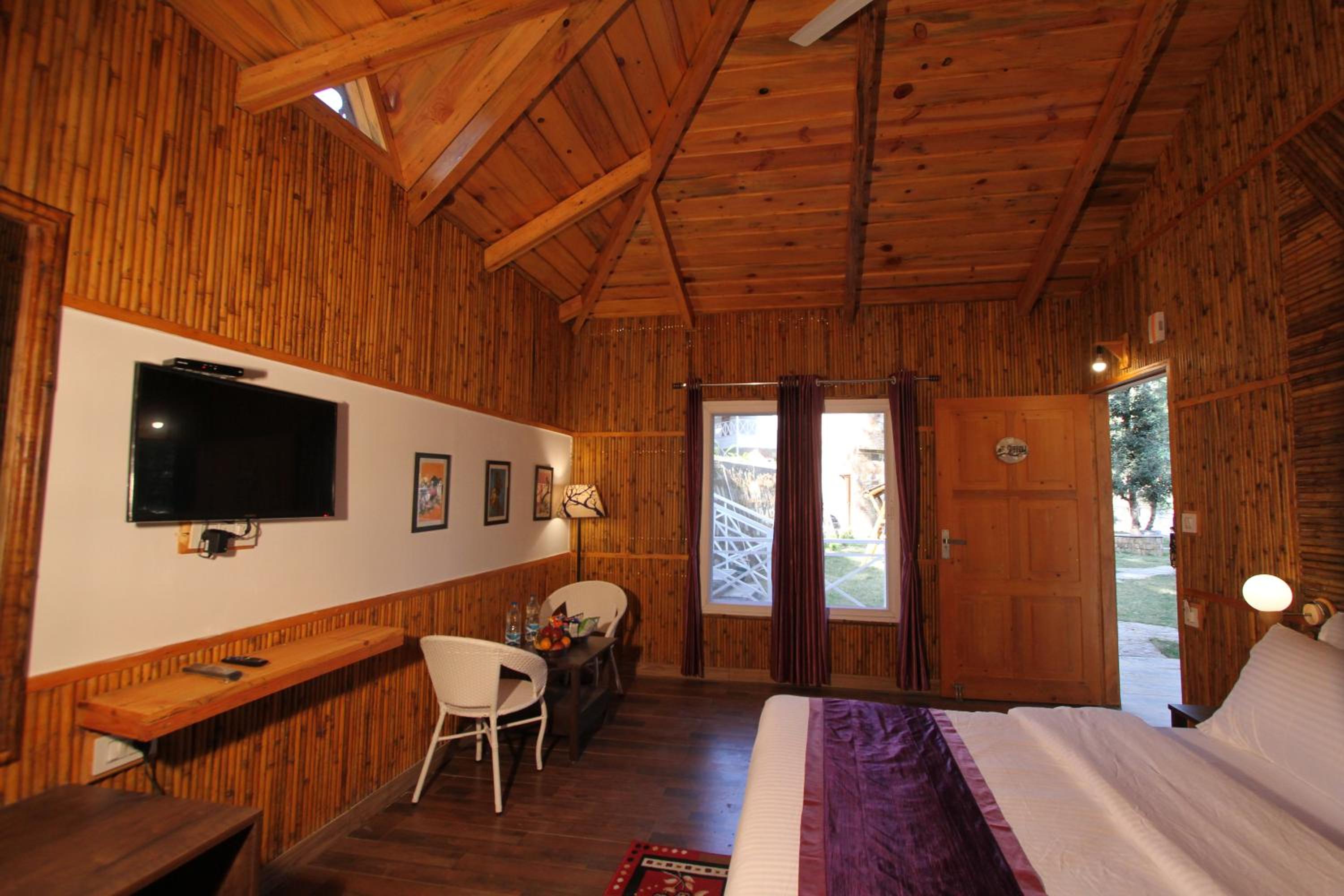Three-Bedroom Chalet - Photo 5