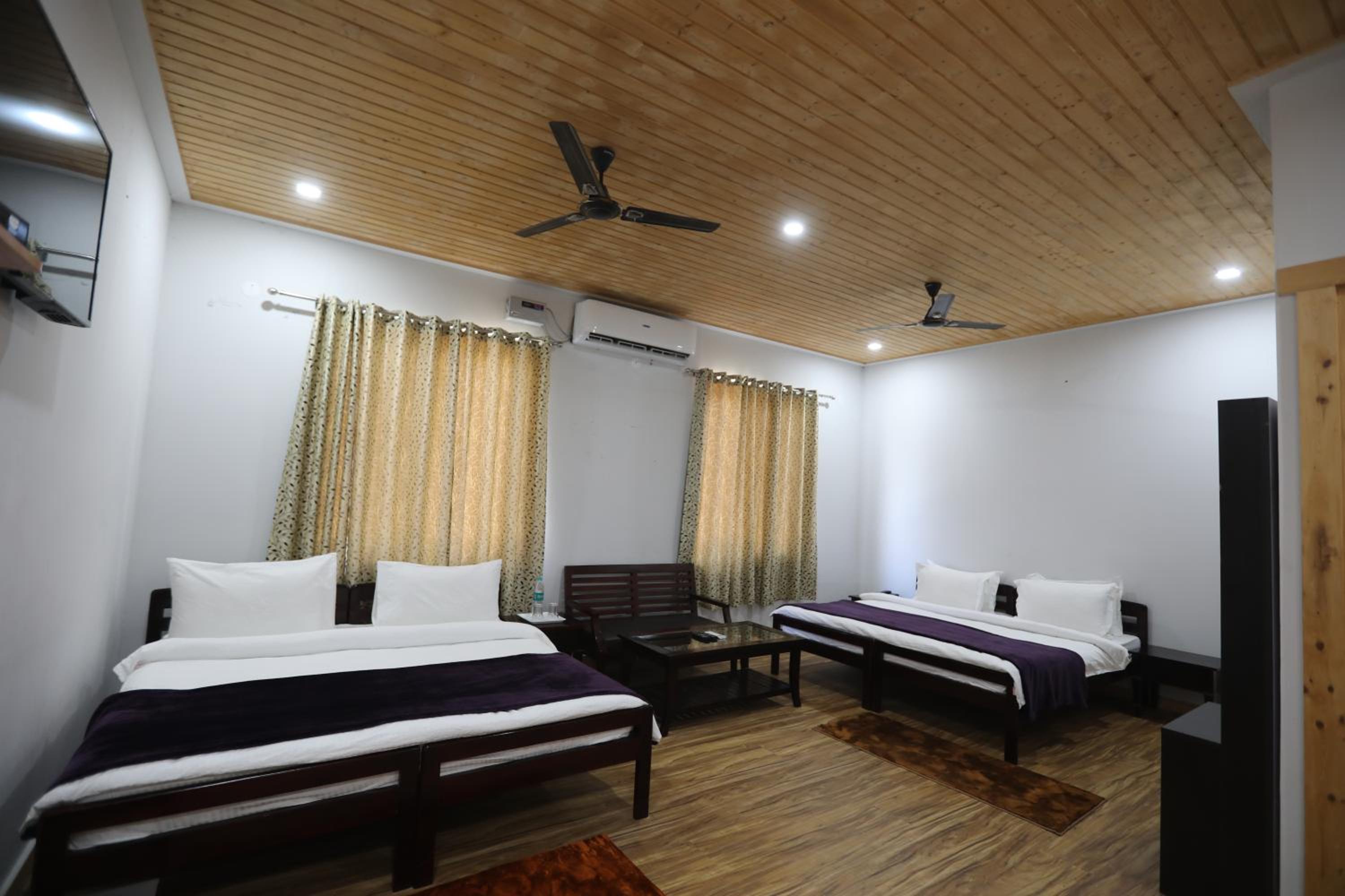 Family Room (On Land) photo 3