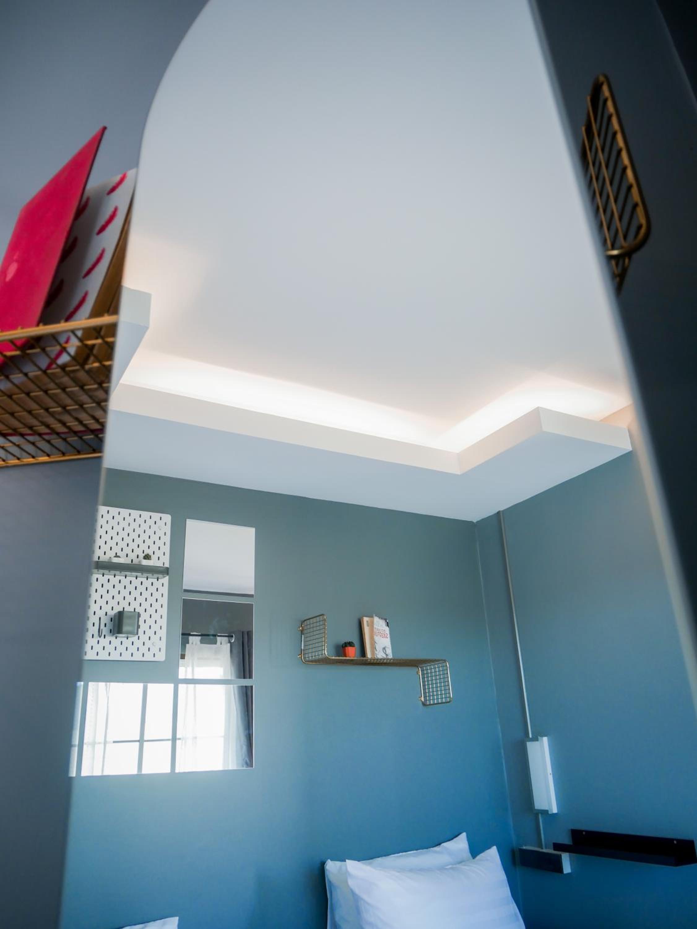 Standard Twin Room - Photo 11