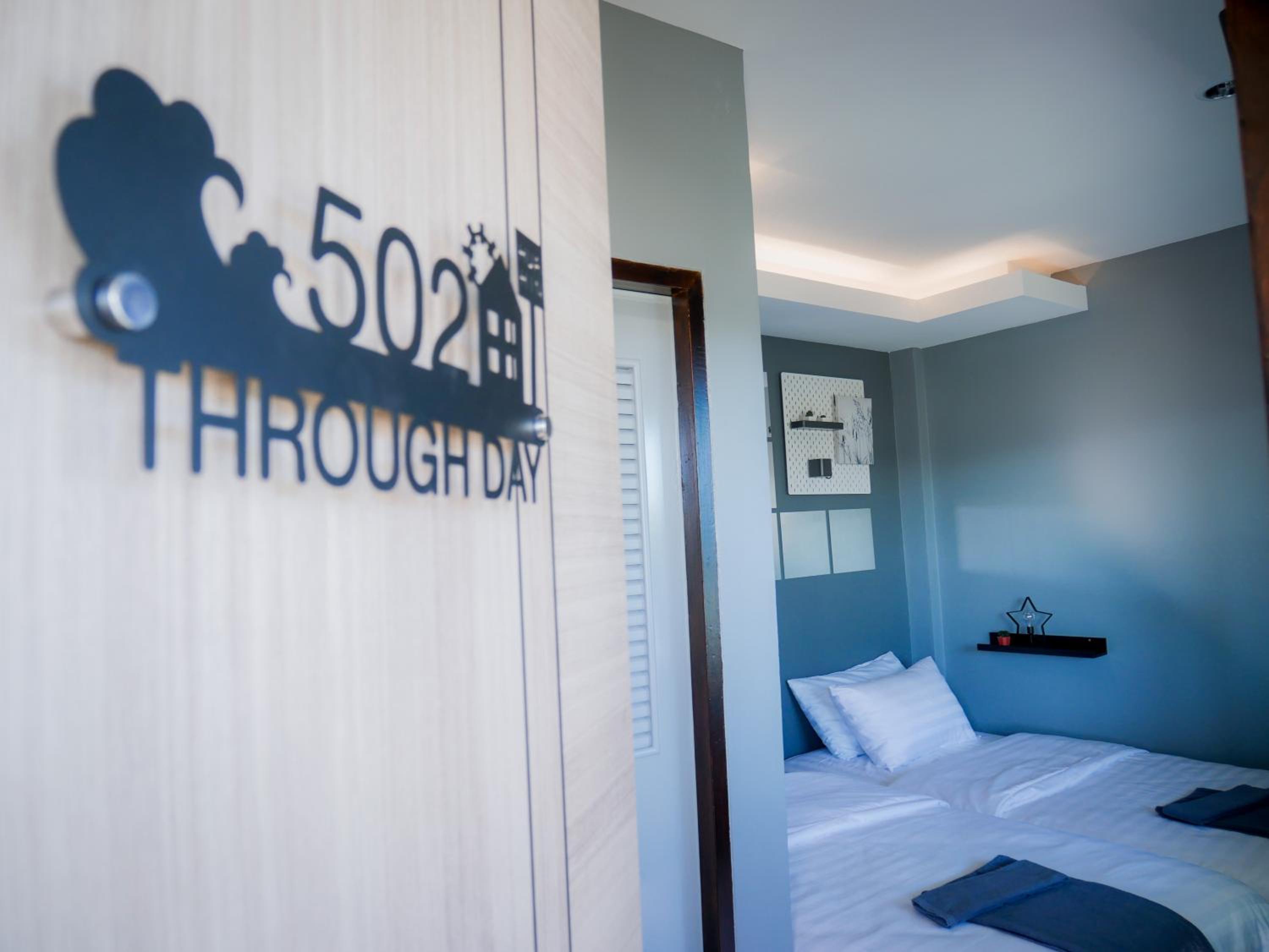 Standard Twin Room - Photo 10