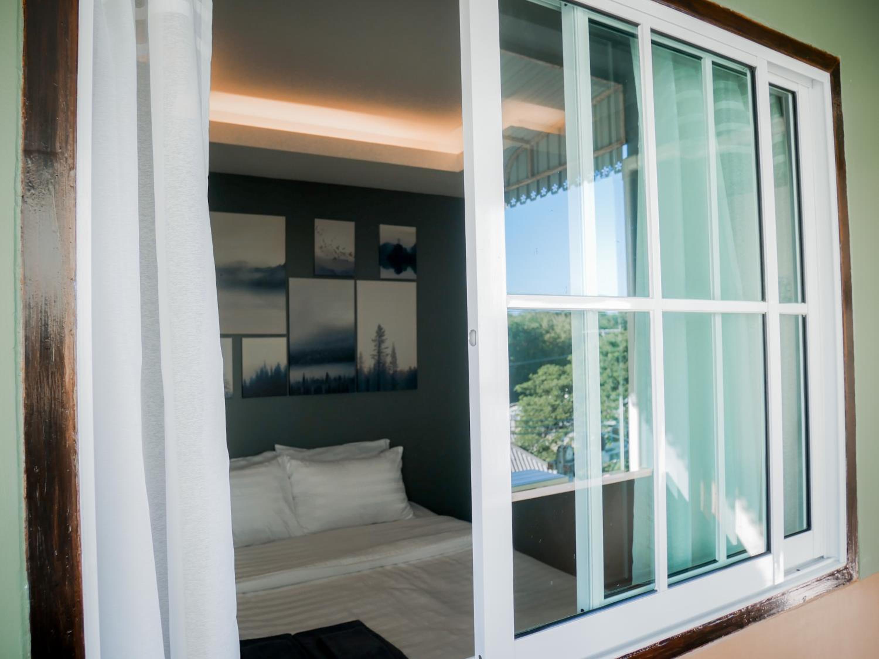 Standard Double Room - Photo 10