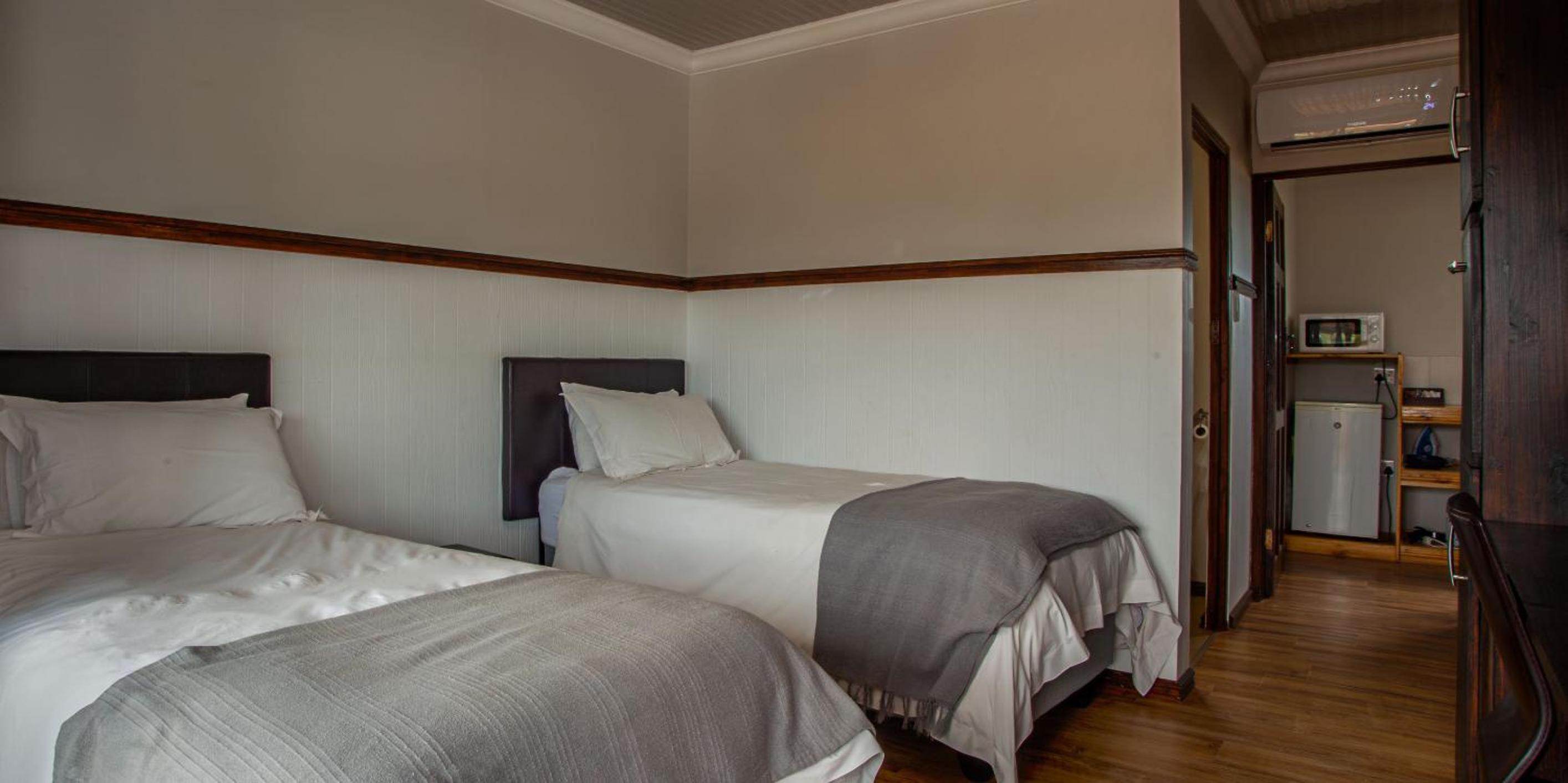 Two-Bedroom House - Photo 1