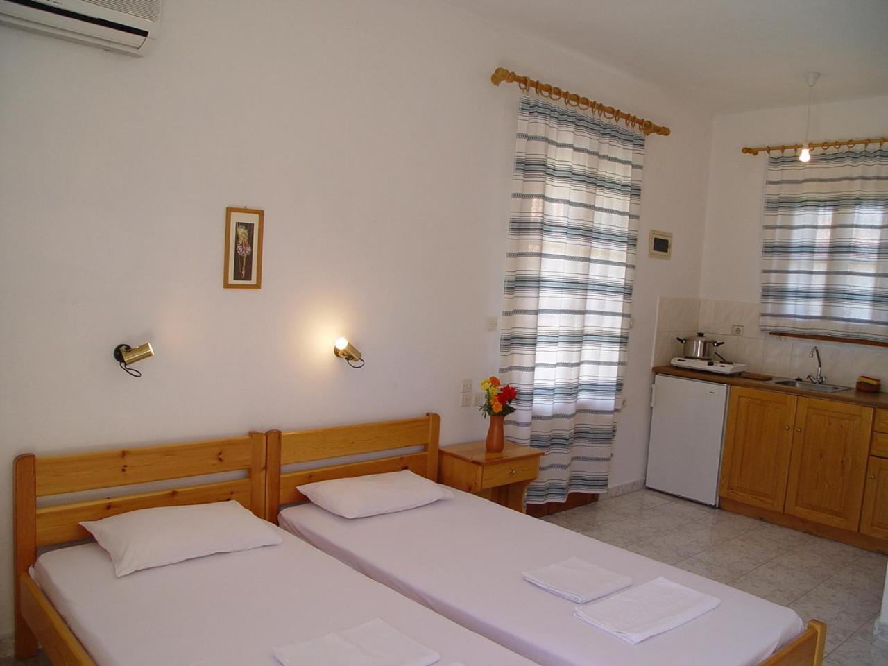 Studio (2 Adults) photo 2