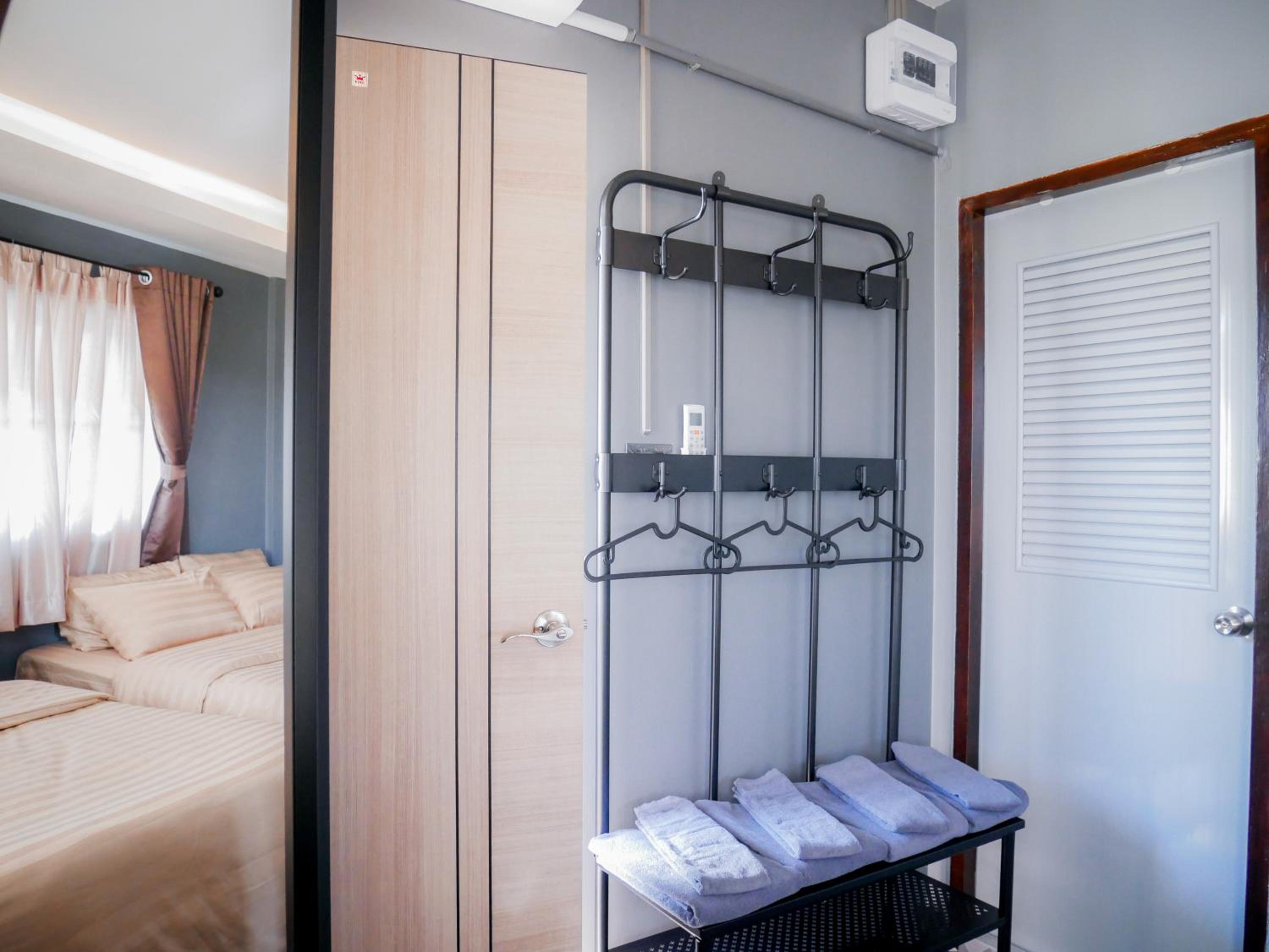 Standard Quadruple Room - Photo 18