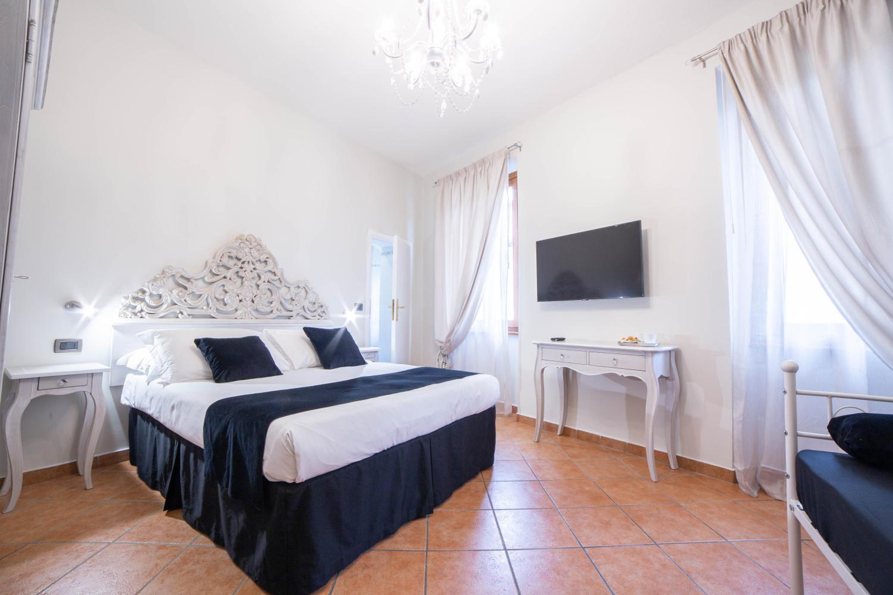 Superior Triple Room photo 3