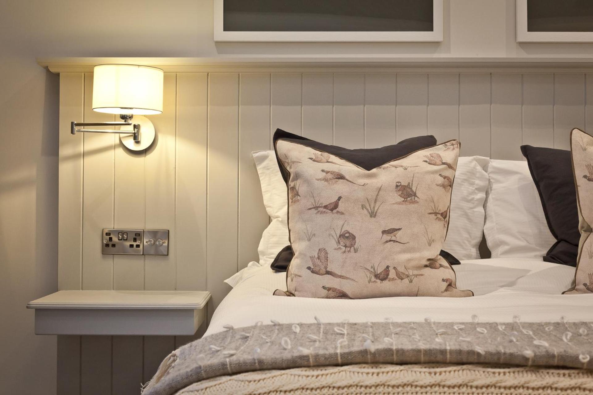 Superior King Room - Photo 11