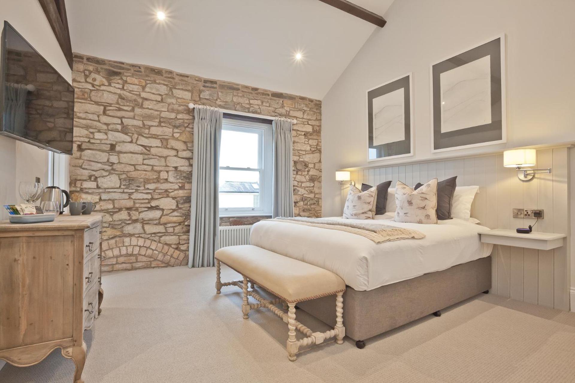Superior King Room - Photo 7