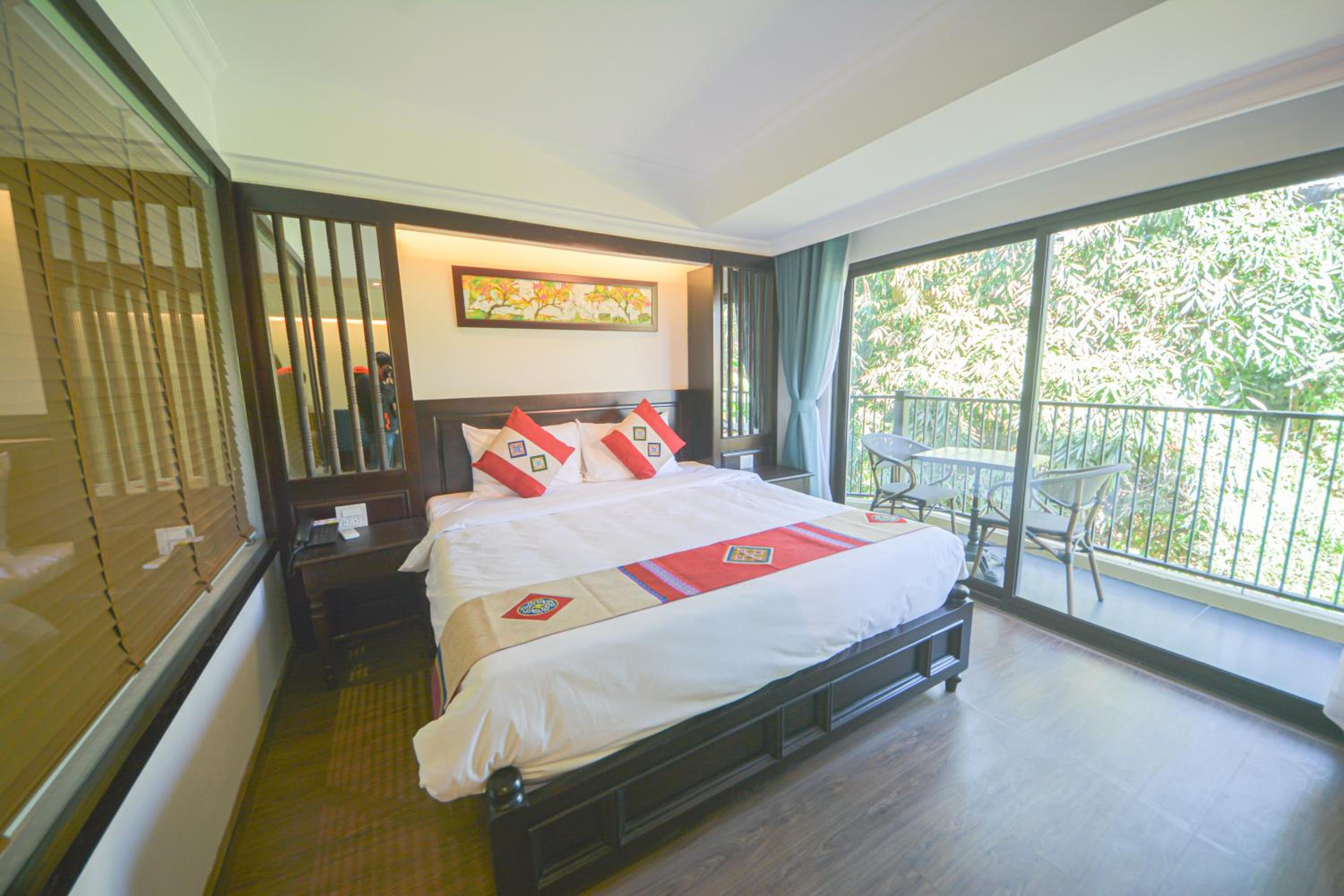 Suite with Garden View