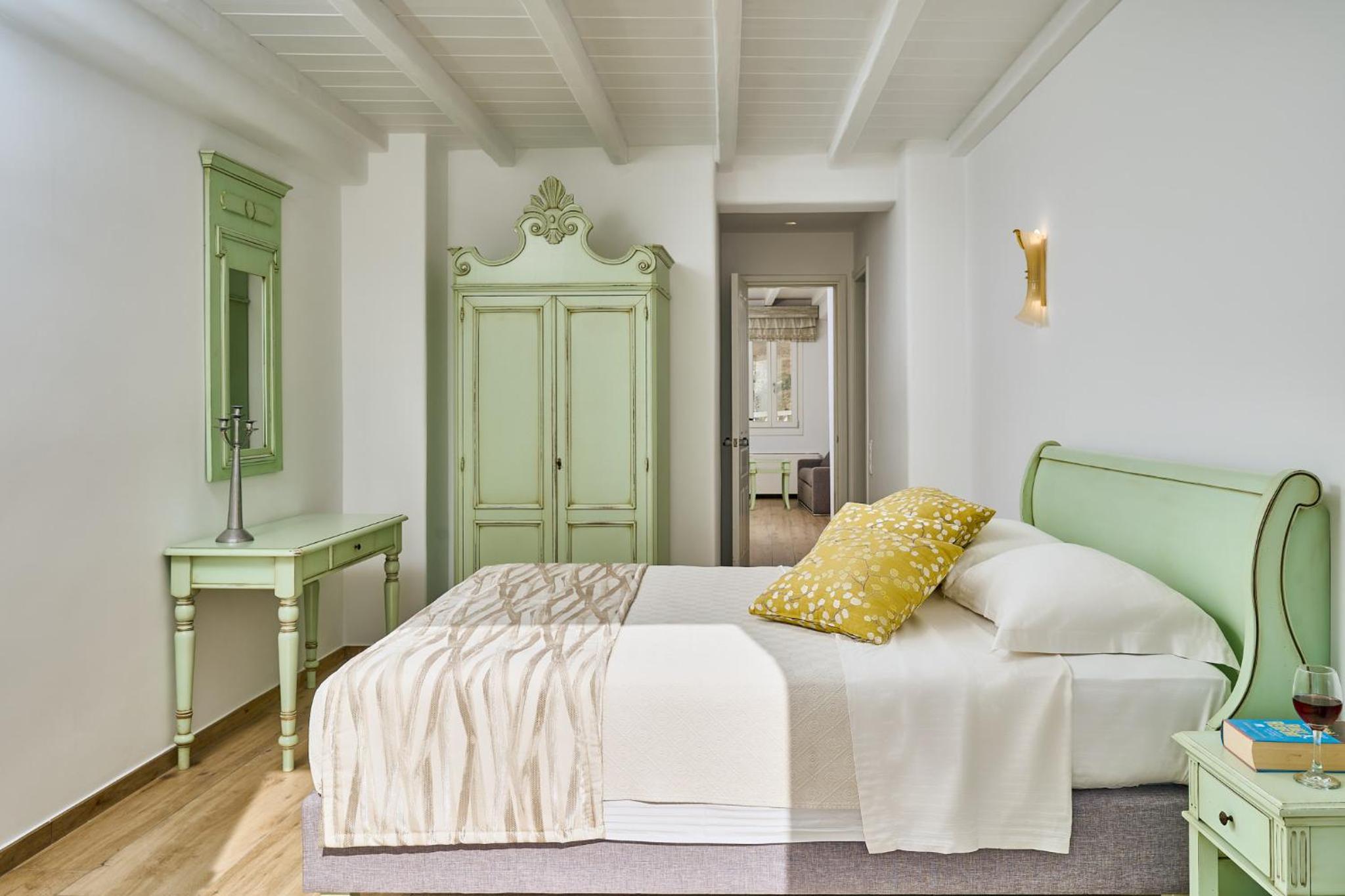 Two Bedroom Villa with Sea View - Photo 2