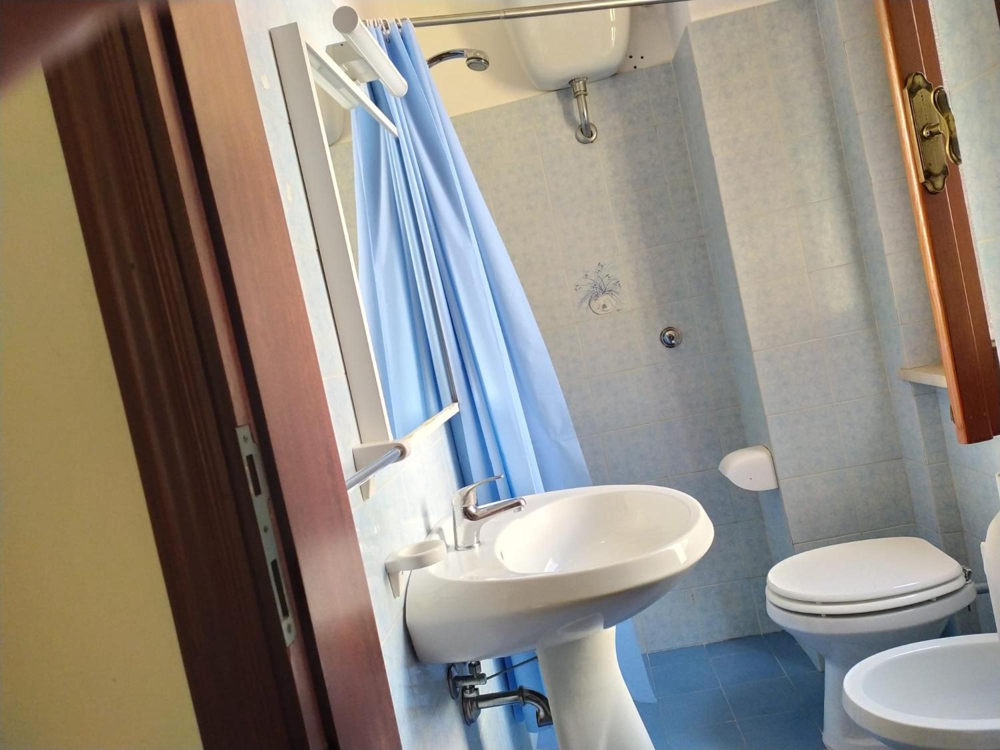 Economy Double Room photo 3