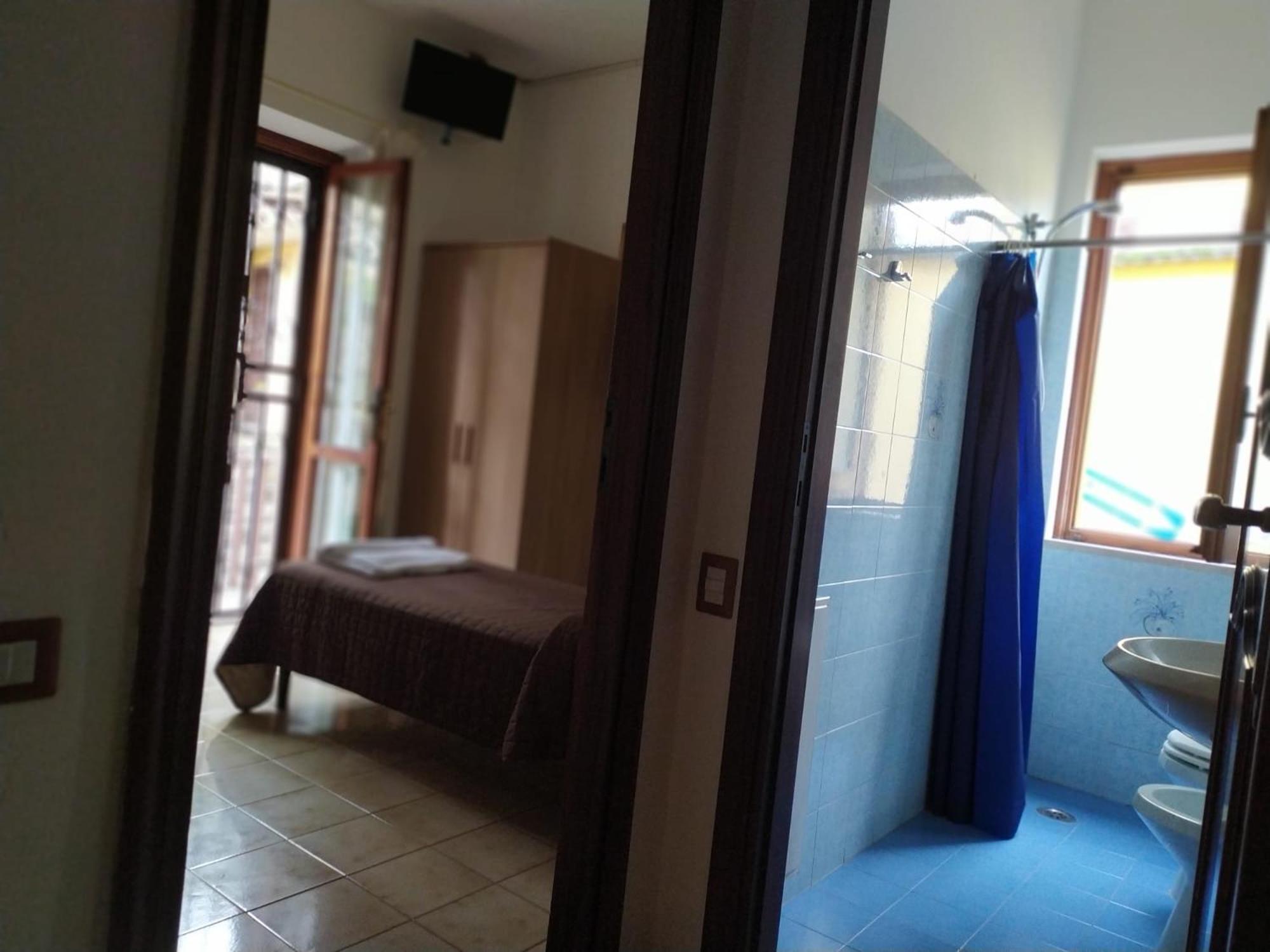 Economy Single Room photo 2