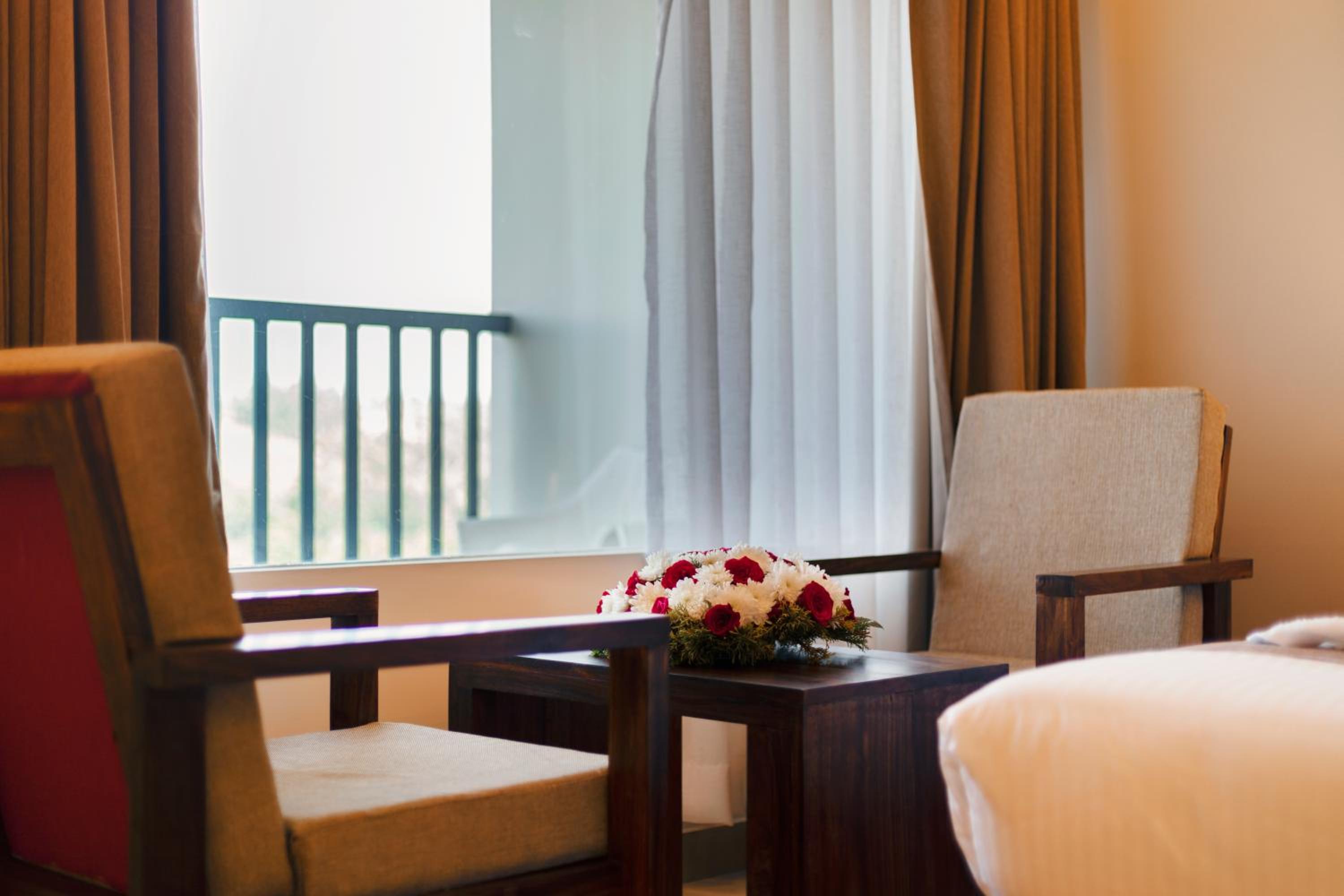 Deluxe Double Room with Balcony - Photo 10