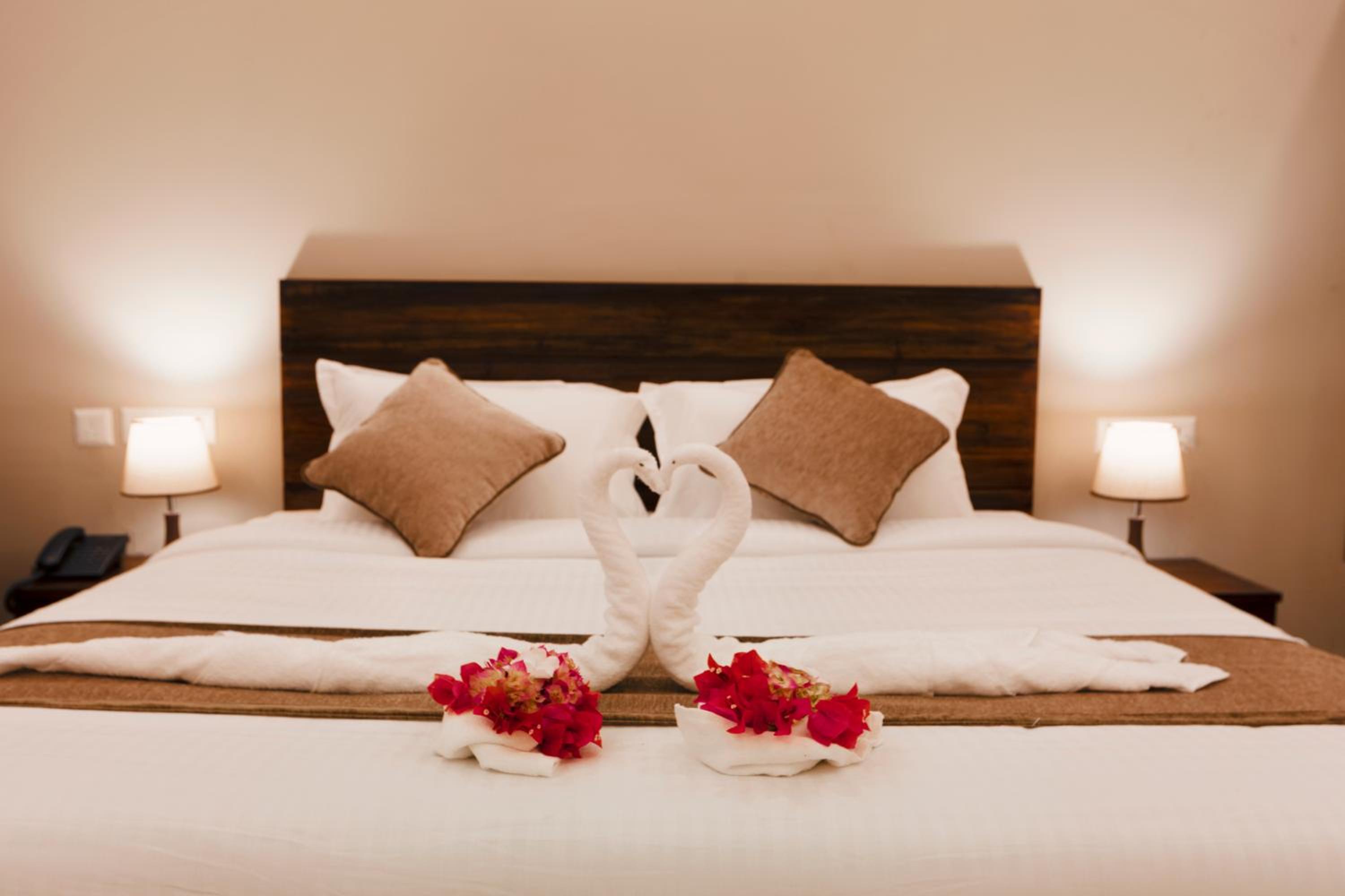 Deluxe Double Room with Balcony - Photo 5