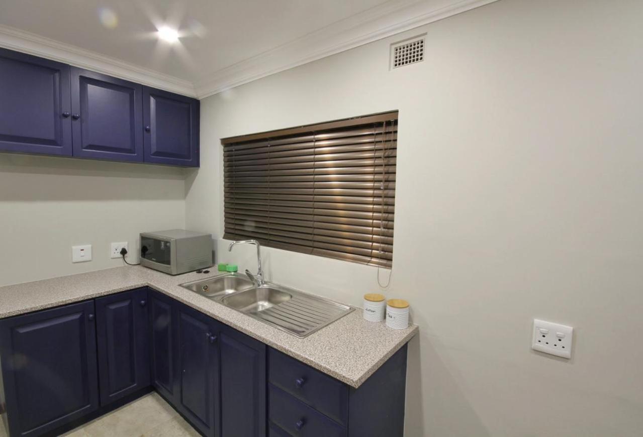 Two-Bedroom Cottage - Photo 2