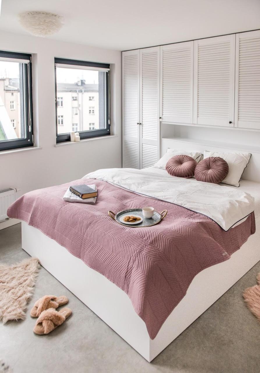 One-Bedroom Apartment - Photo 12