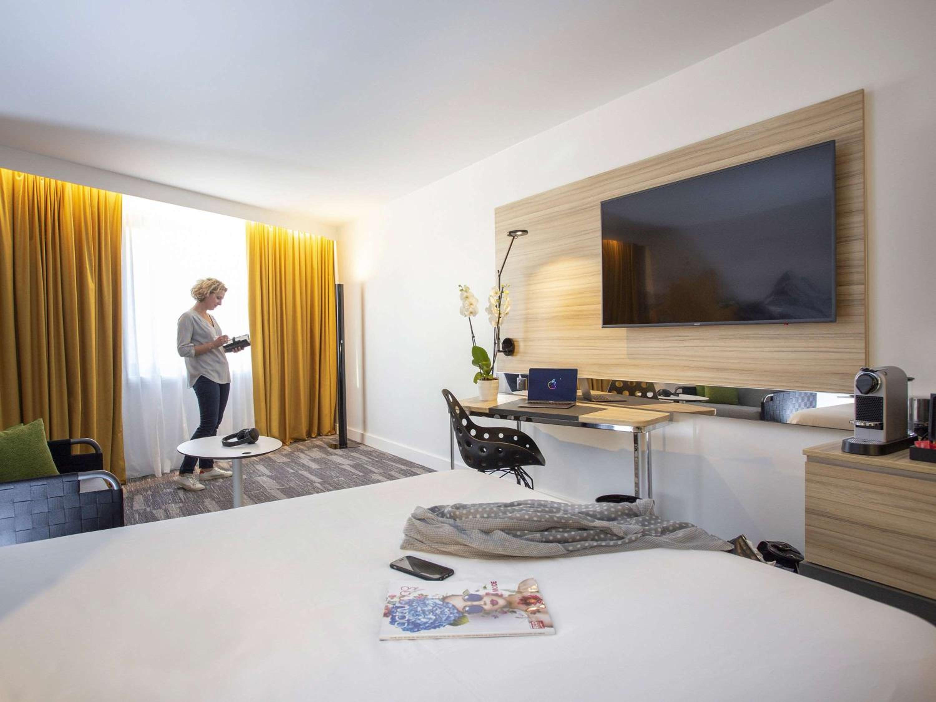 Junior Suite with One Double Bed And Sofa - Photo 7