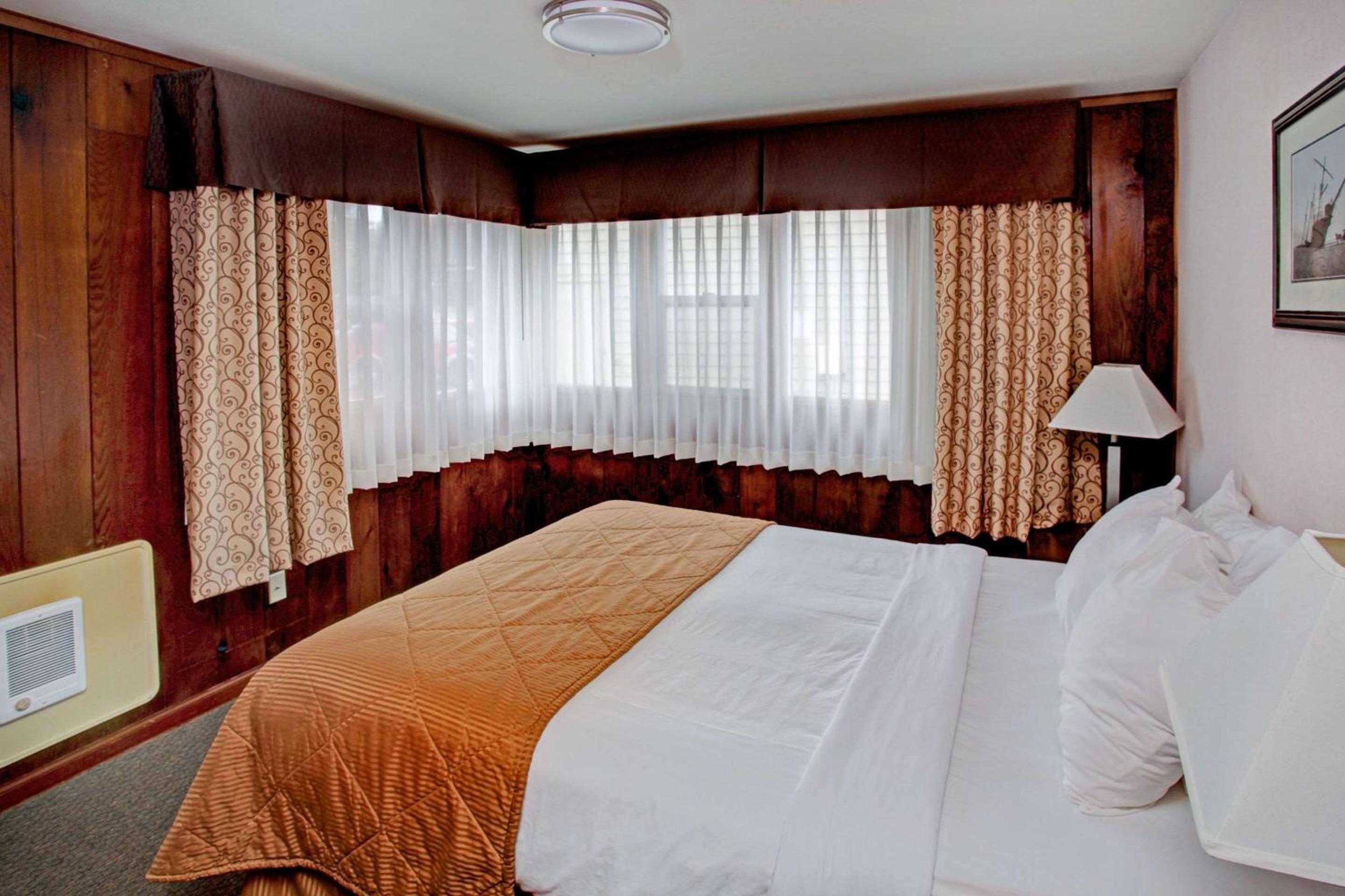 Queen Suite photo 1