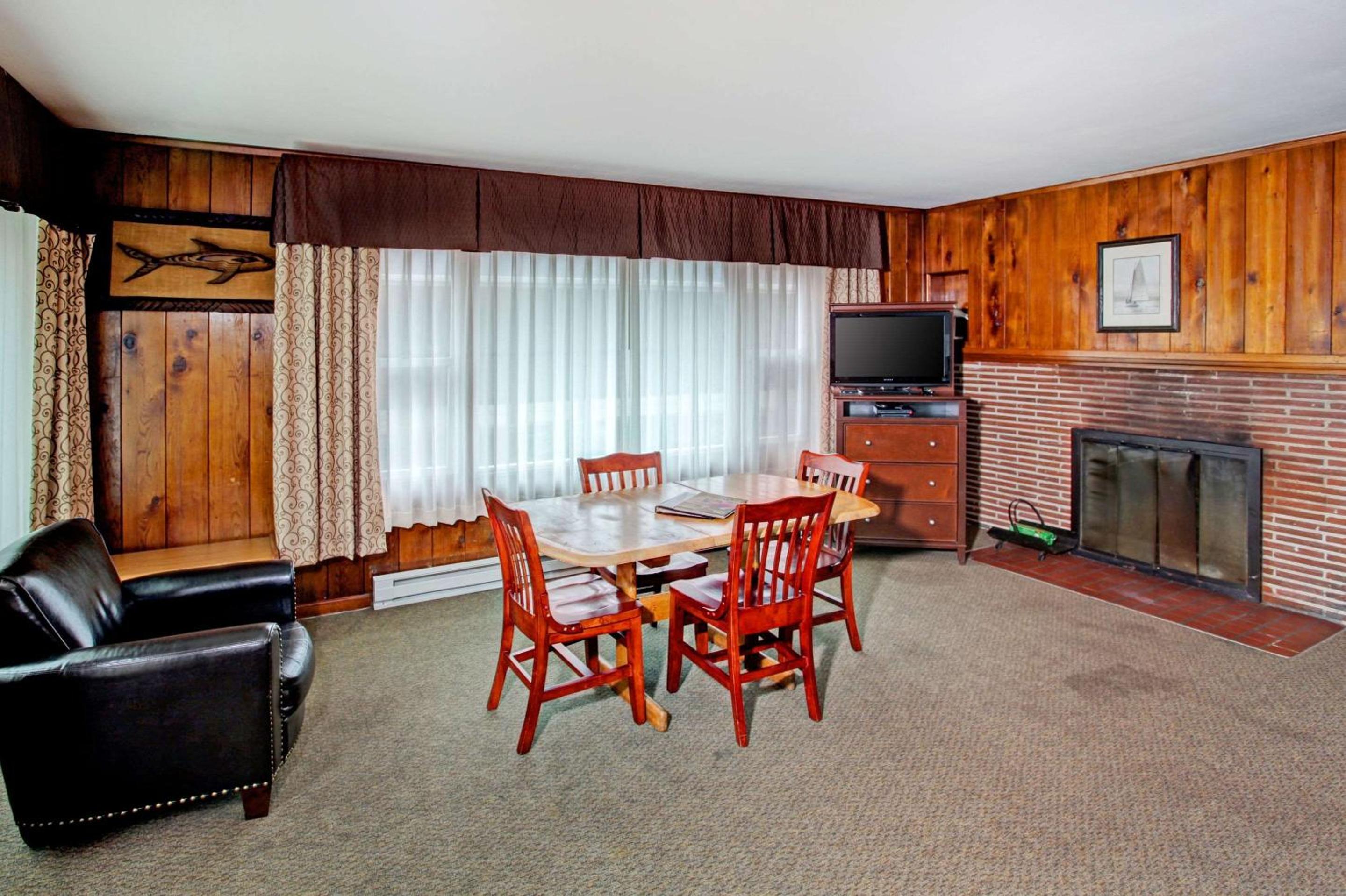 Queen Suite photo 3