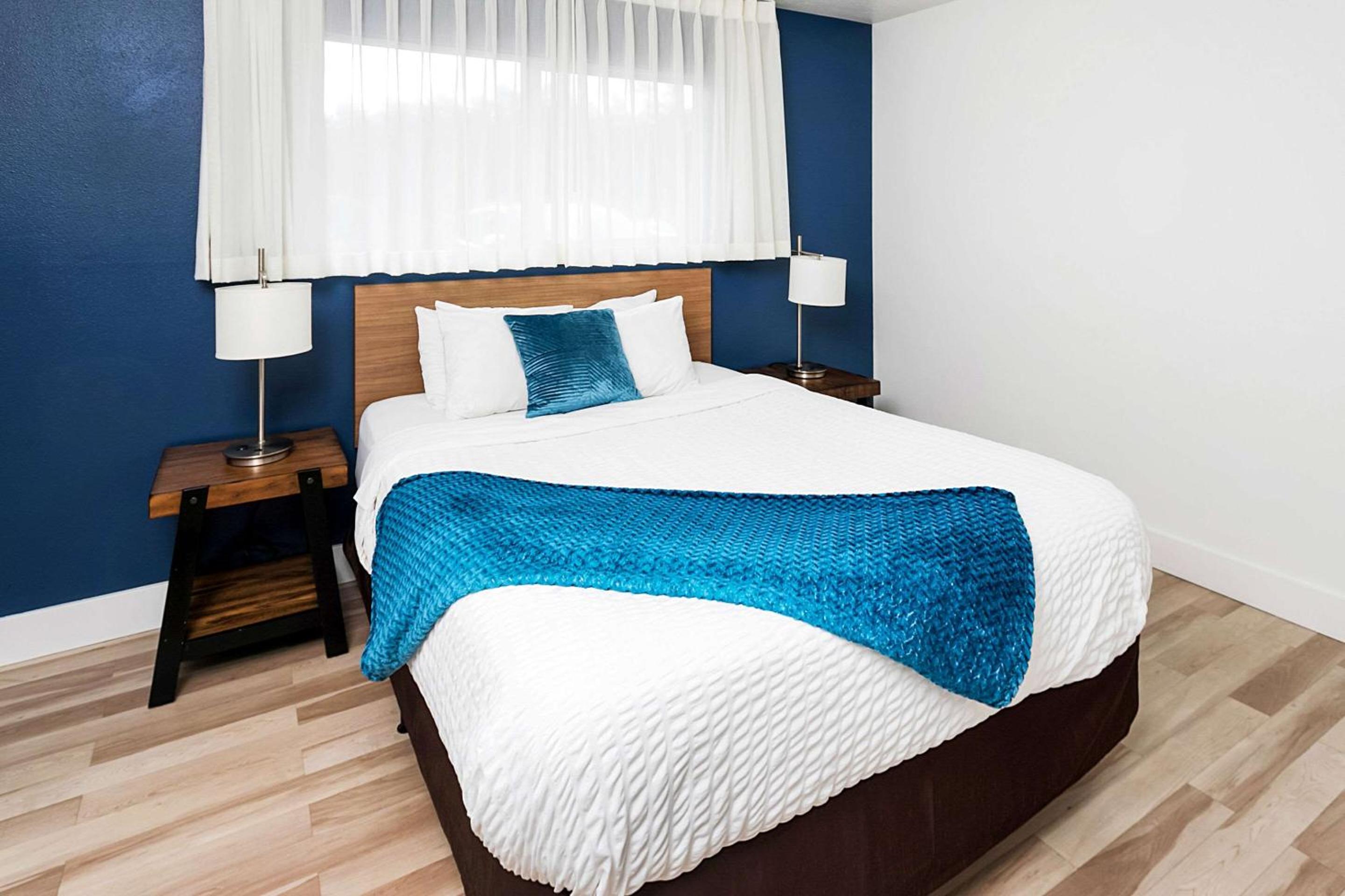 Queen Suite with Two Queen Beds photo 1