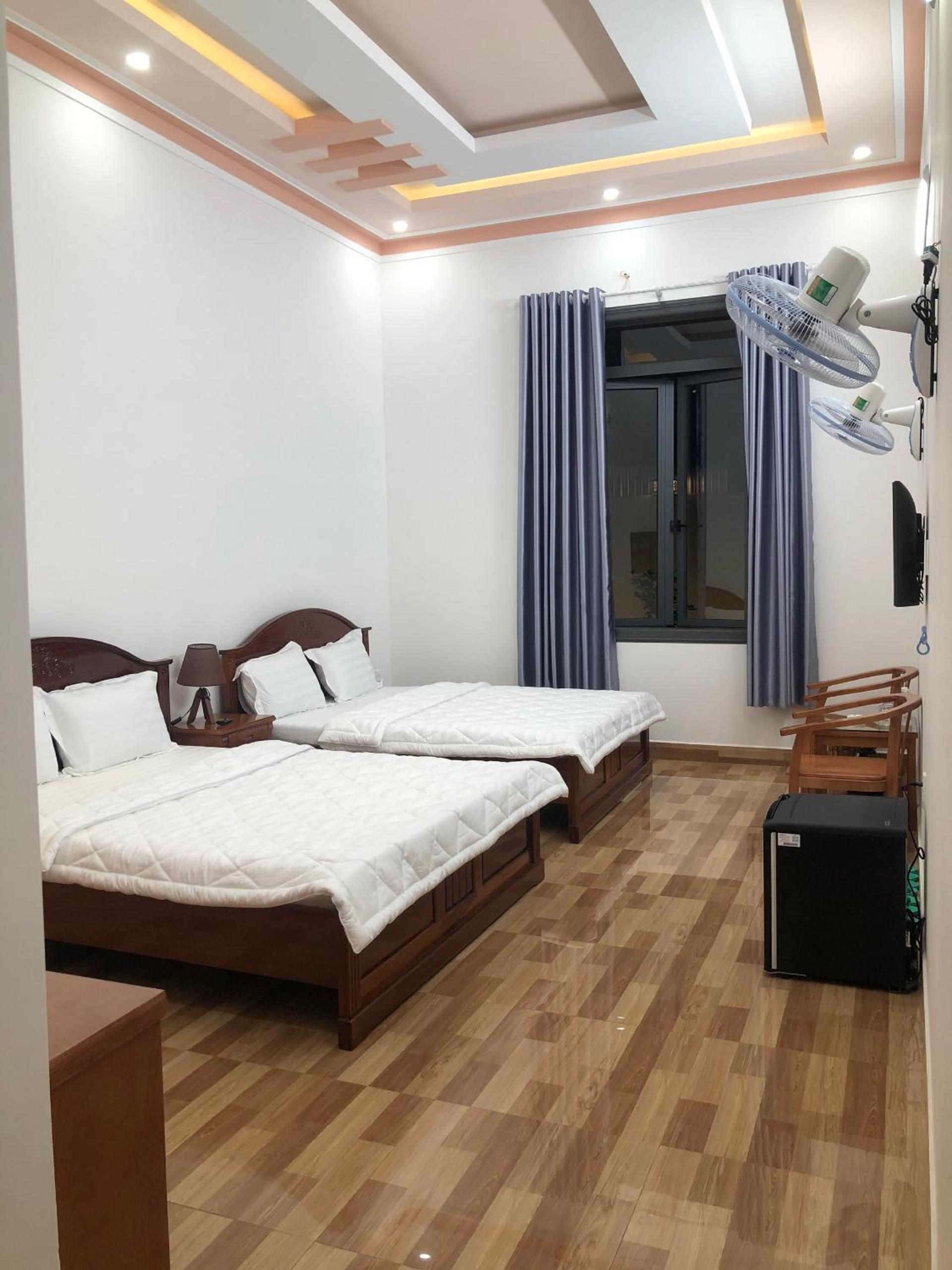 Deluxe Queen Room with Two Queen Beds photo 2