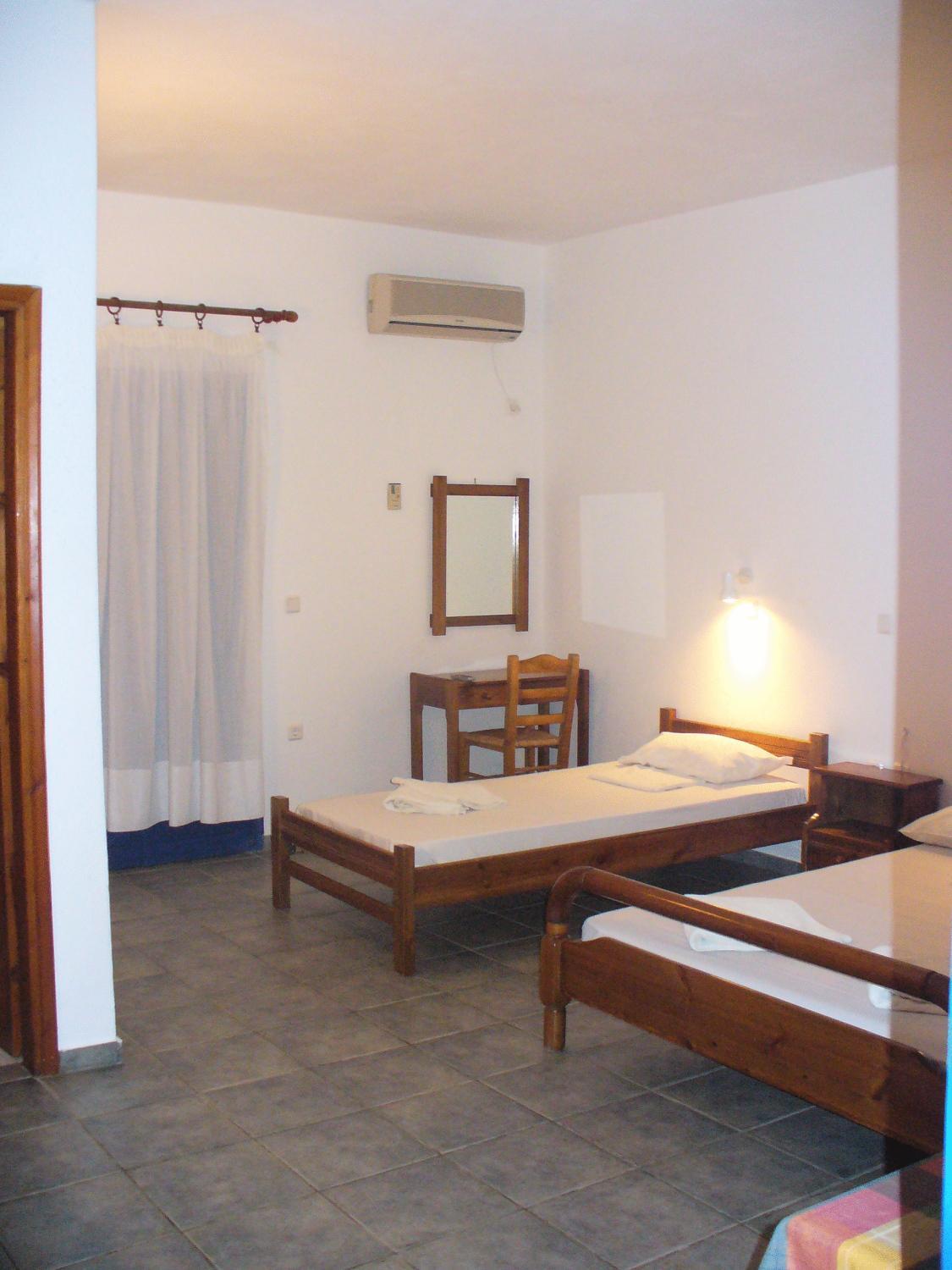 Studio (3 Adults) - Photo 7