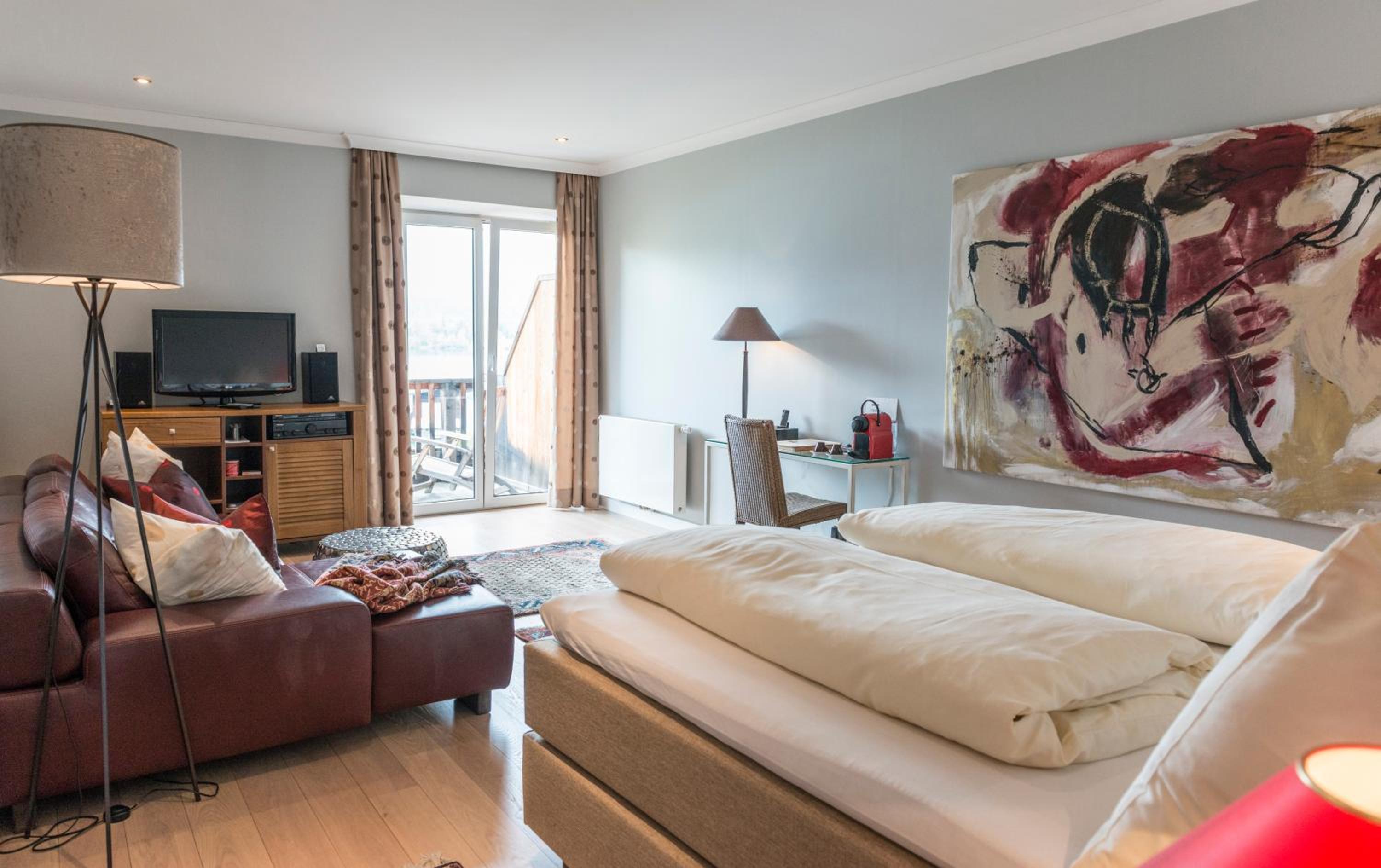 Executive Suite with Lake view and Balcony photo 2