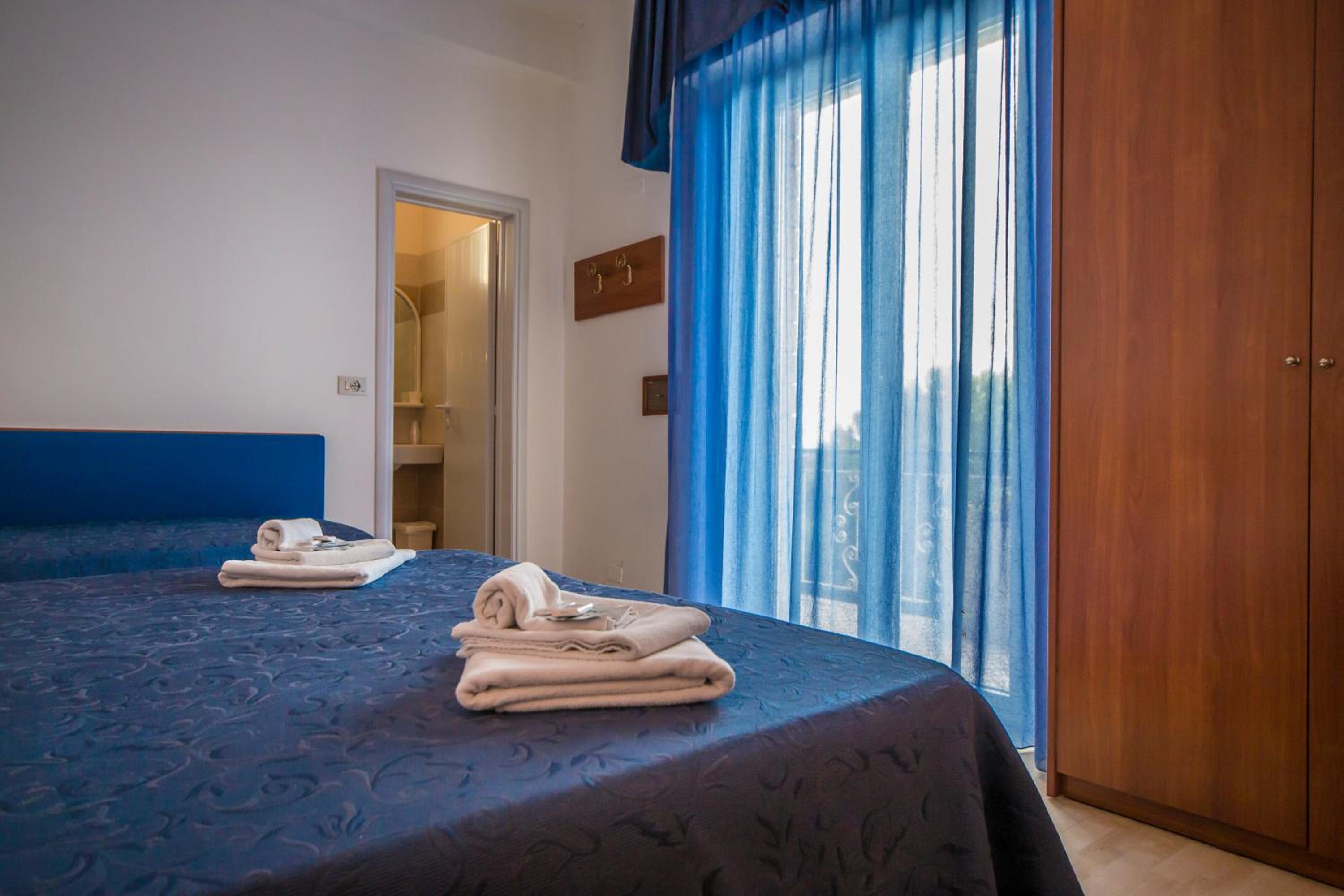 Triple Room - Photo 8