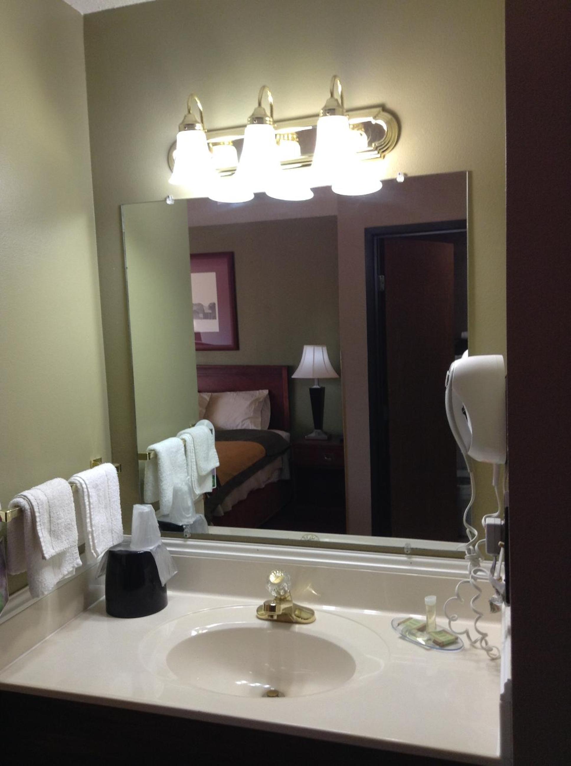 King Room - Non-Smoking - Photo 2