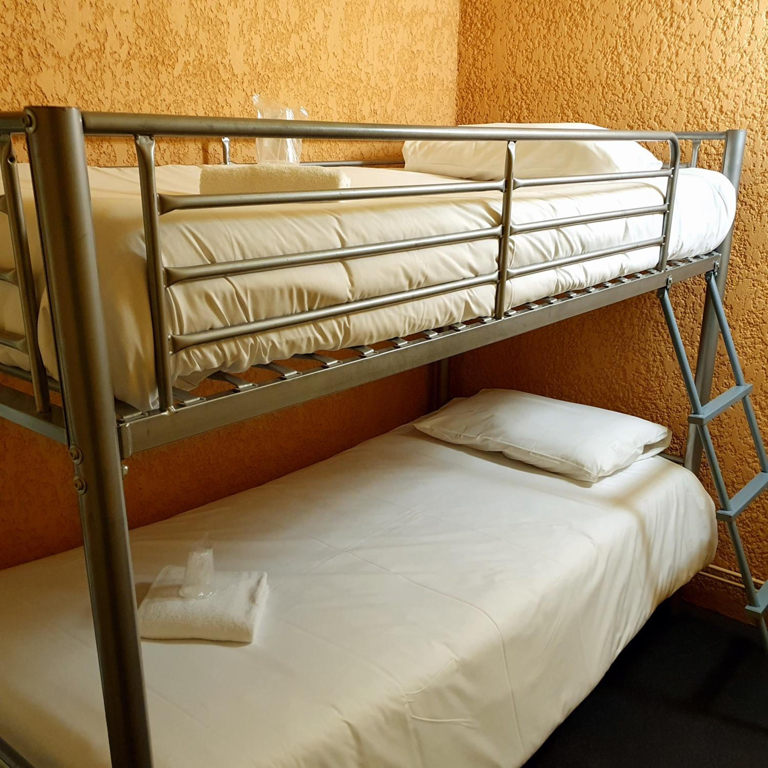 Quadruple Room - Photo 2