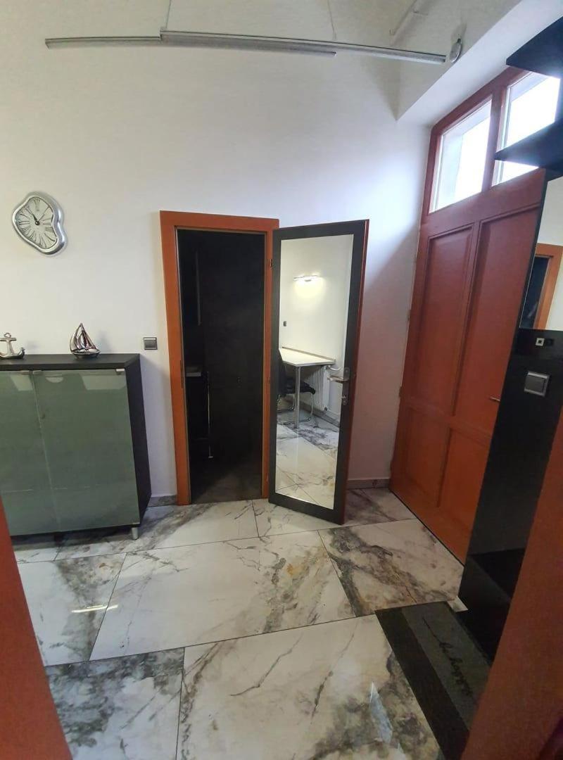 Apartment - Photo 9